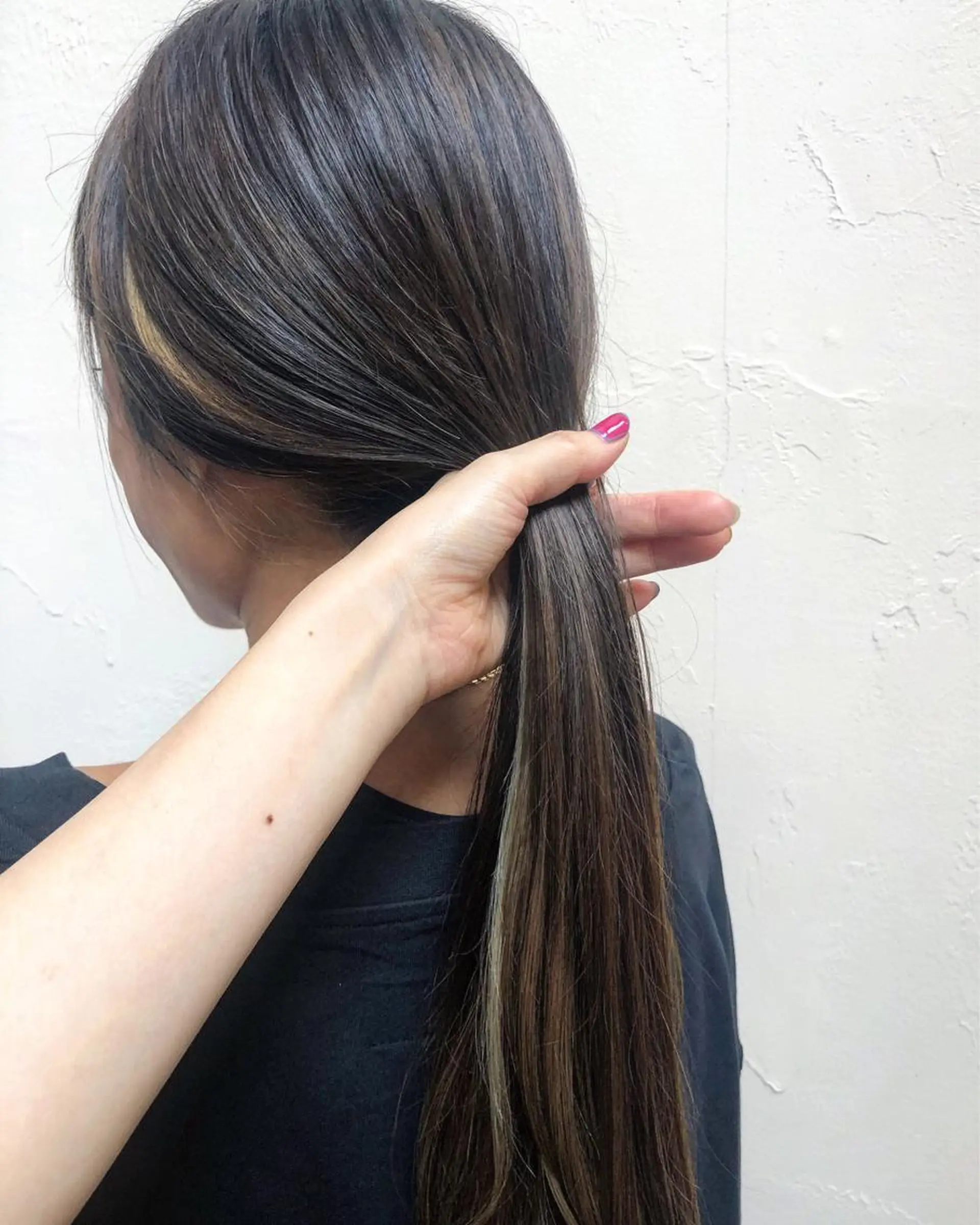 ロング カラー ハイライトカラー インナーカラー ハイライト luve heart's And Be  minamisemba所属・脇坂 佳世の眉毛・アイブロウイメージ