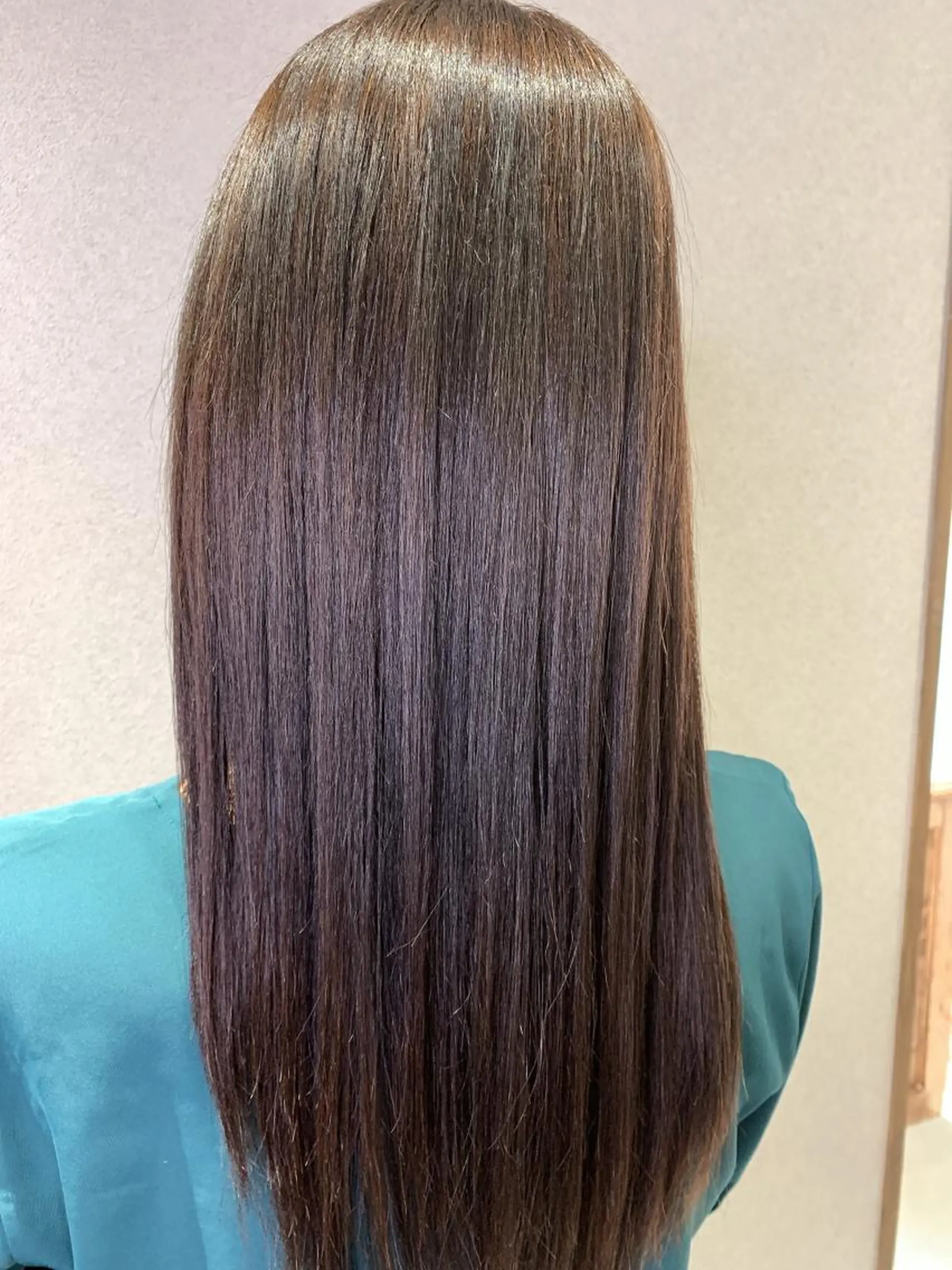 セミロング 縮毛矯正 難波/髪質改善/スパ ツヤ／顔周りレイヤーのヘアスタイル