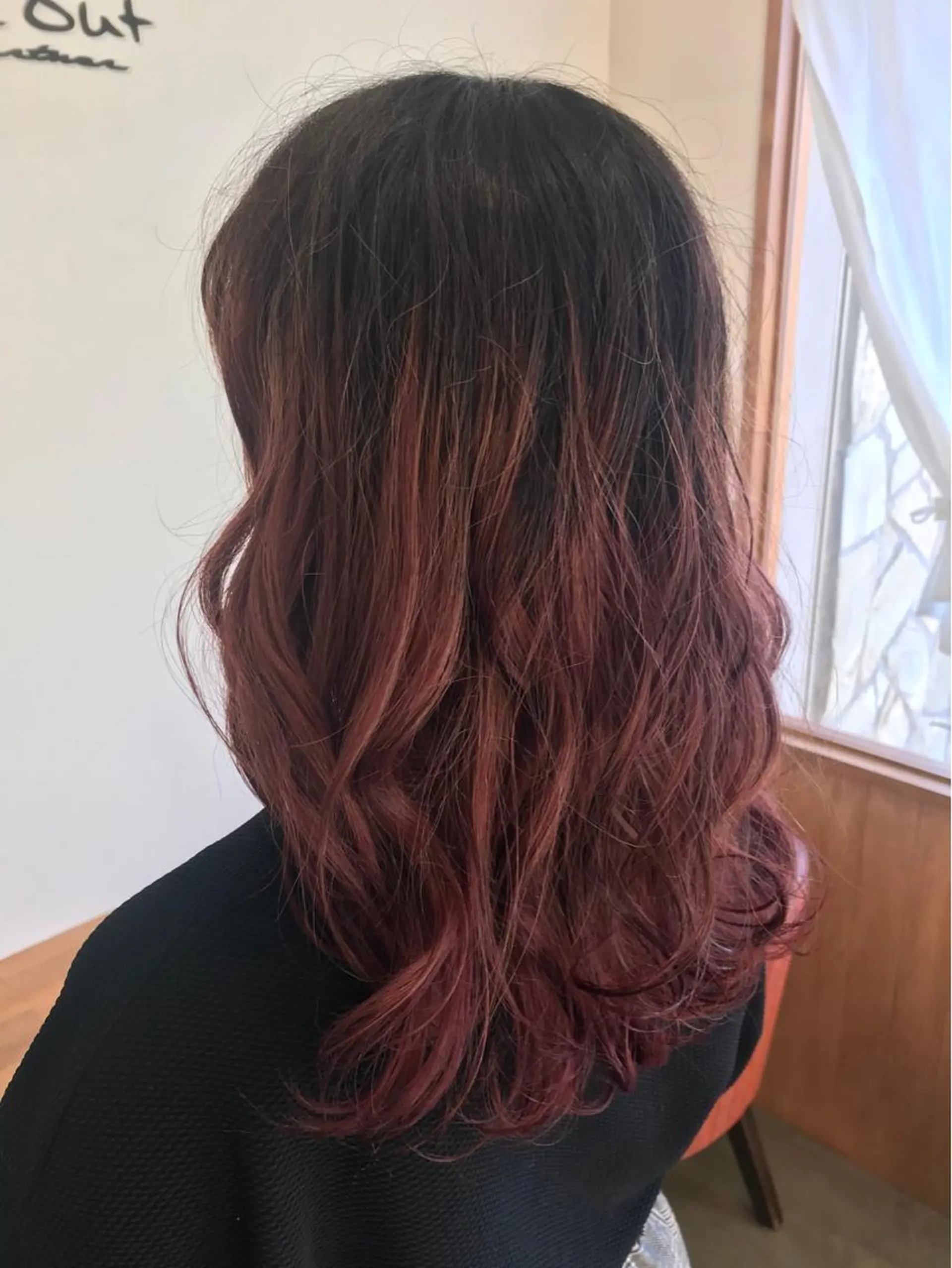 セミロング カラー デザインカラー chill out 南塚口本店のヘアスタイル