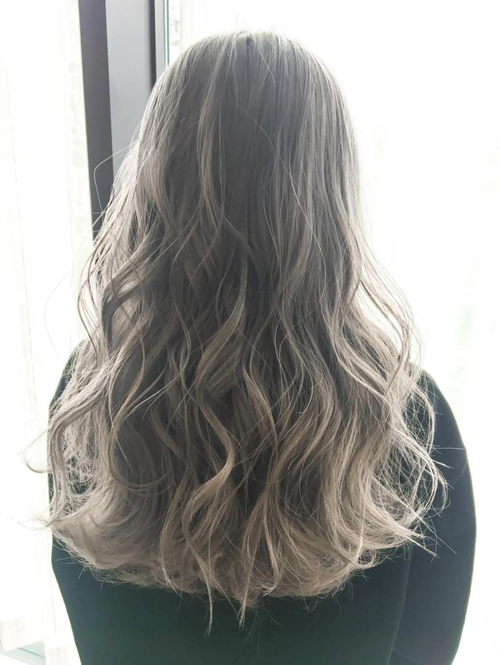 カラー kiki所属・中田 敏明のヘアスタイル