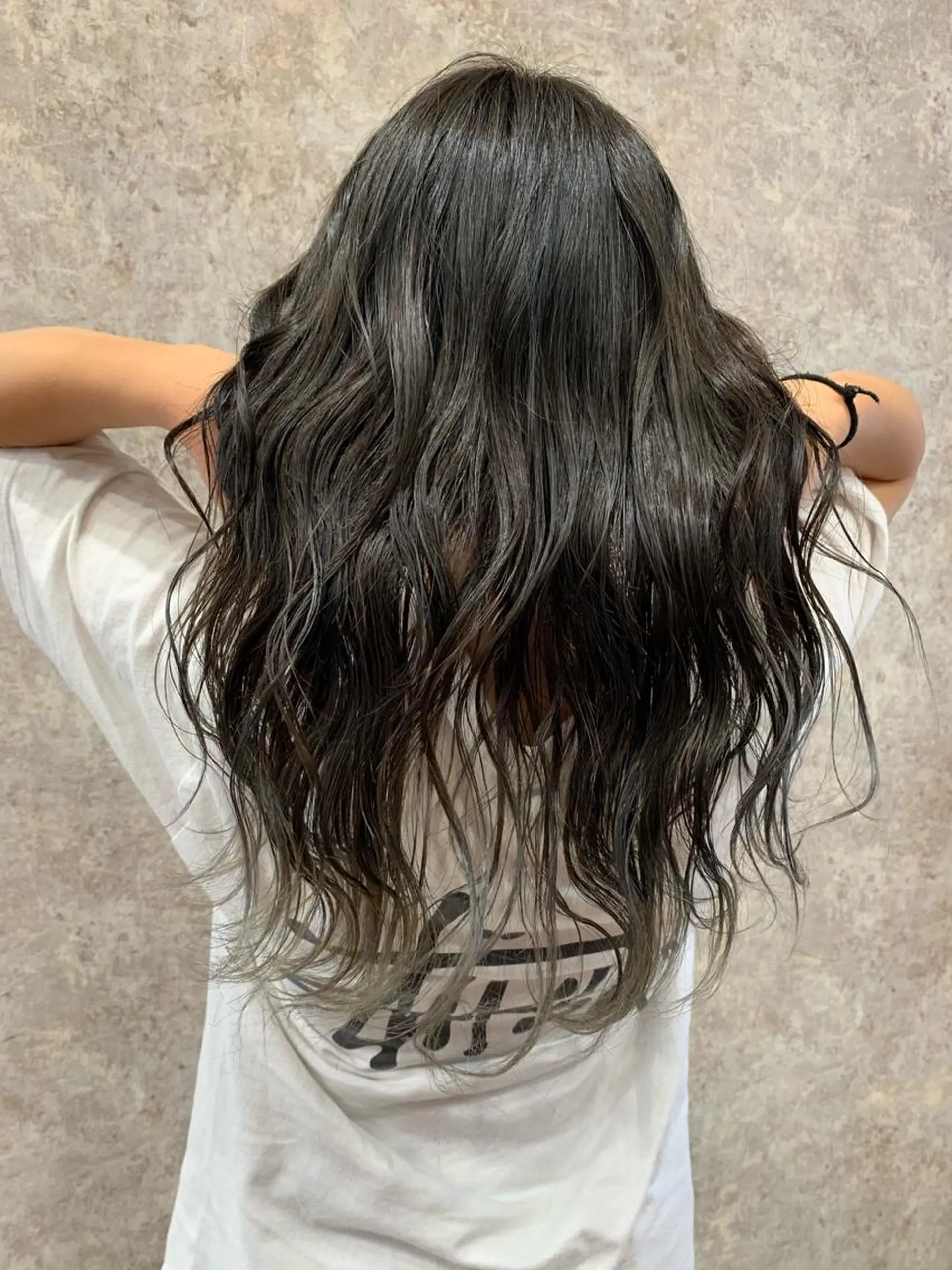 セミロング カラー ヘアカラー Ripps長居所属・メテオ ／ヘアカラー 西川菜実のヘアスタイル