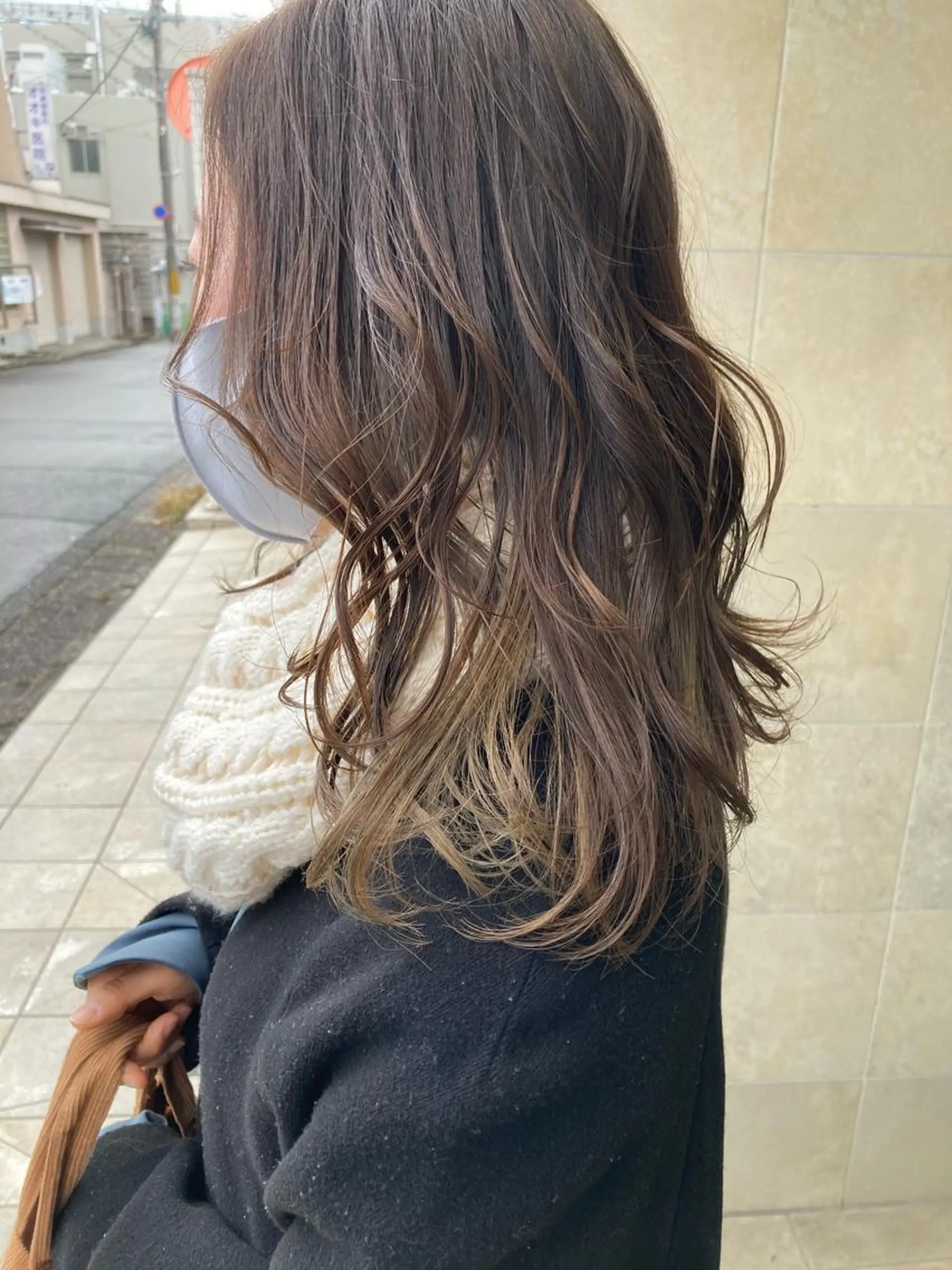 ミディアム カラー ベージュカラー オリーブベージュ レイヤーカット 田中 あかねのヘアスタイル