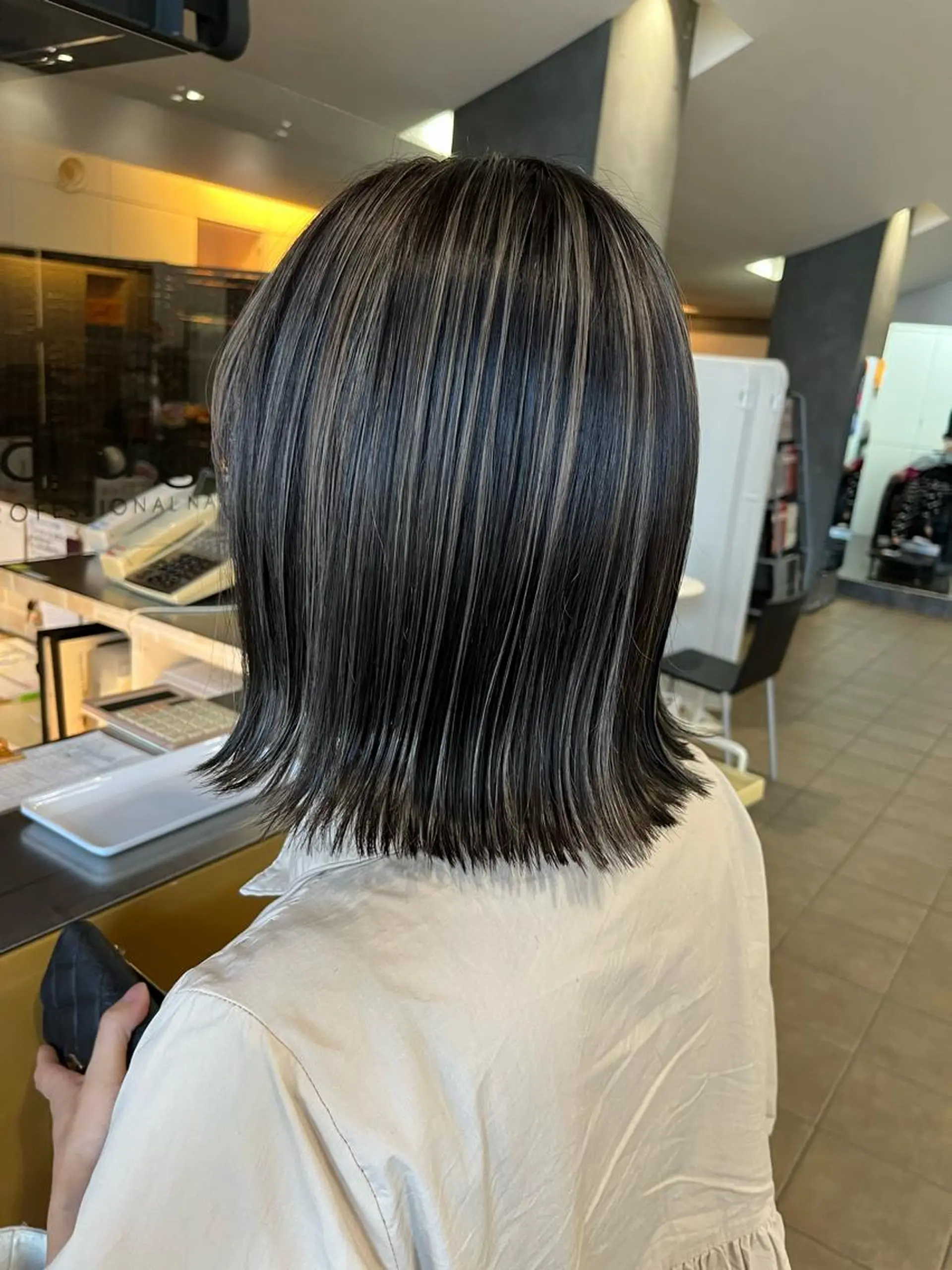 セミロング カラー uni 江坂🦋 木下風子のヘアスタイル