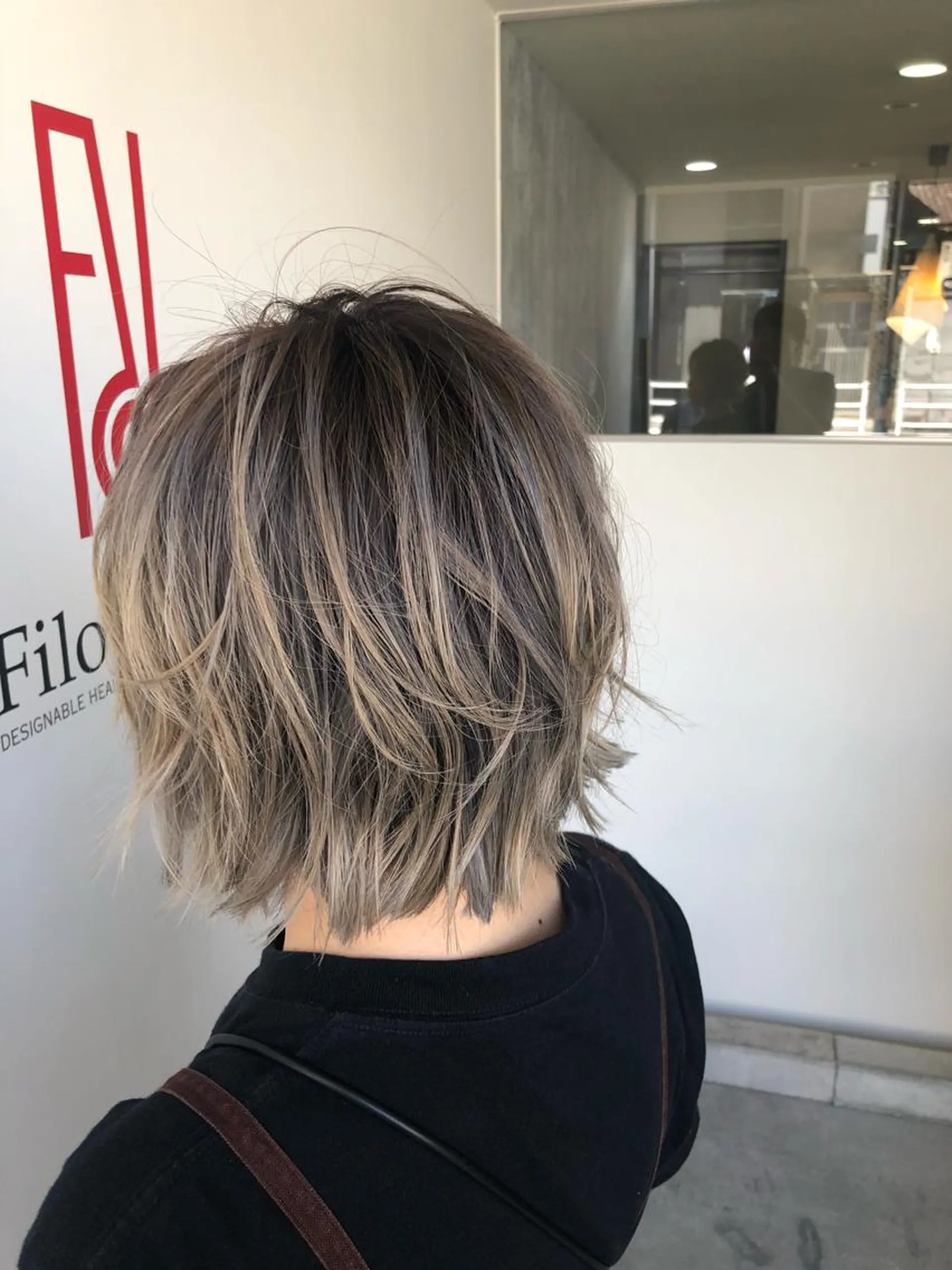 ミディアム カラー グレージュ ハイライトカラー ハイトーンカラー ハイライト ヘアカラー 木村 幸浩のヘアスタイル