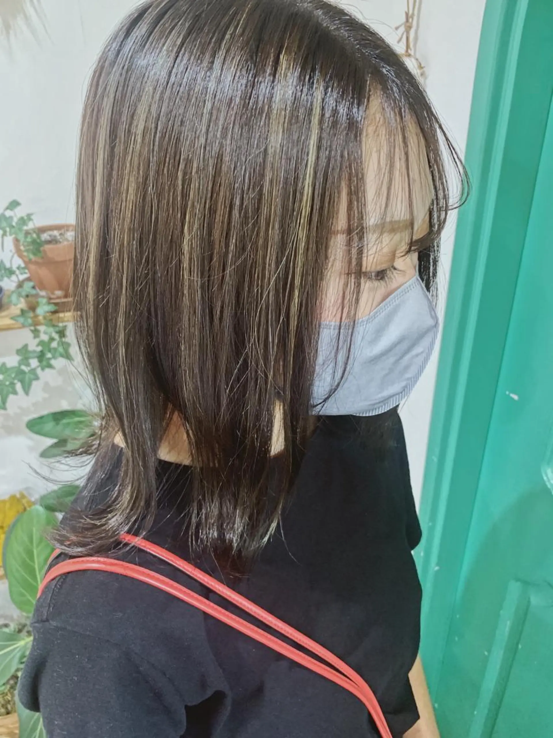 ミディアム ハイライト カット ヘアカラー 佐藤 美咲のヘアスタイル