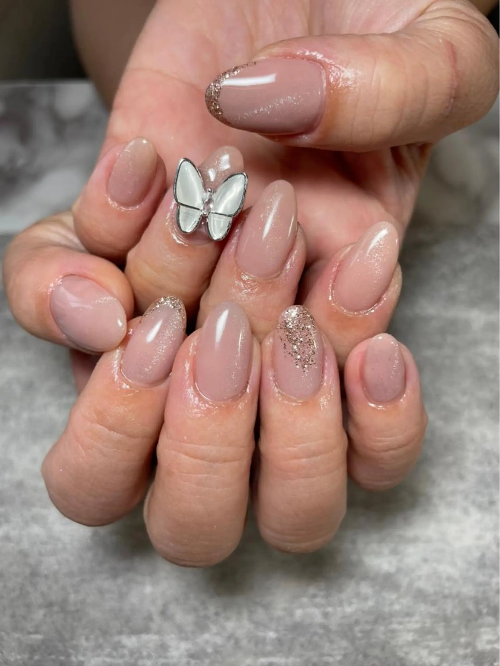 ネイル 蓑原 佳央里のネイルデザイン