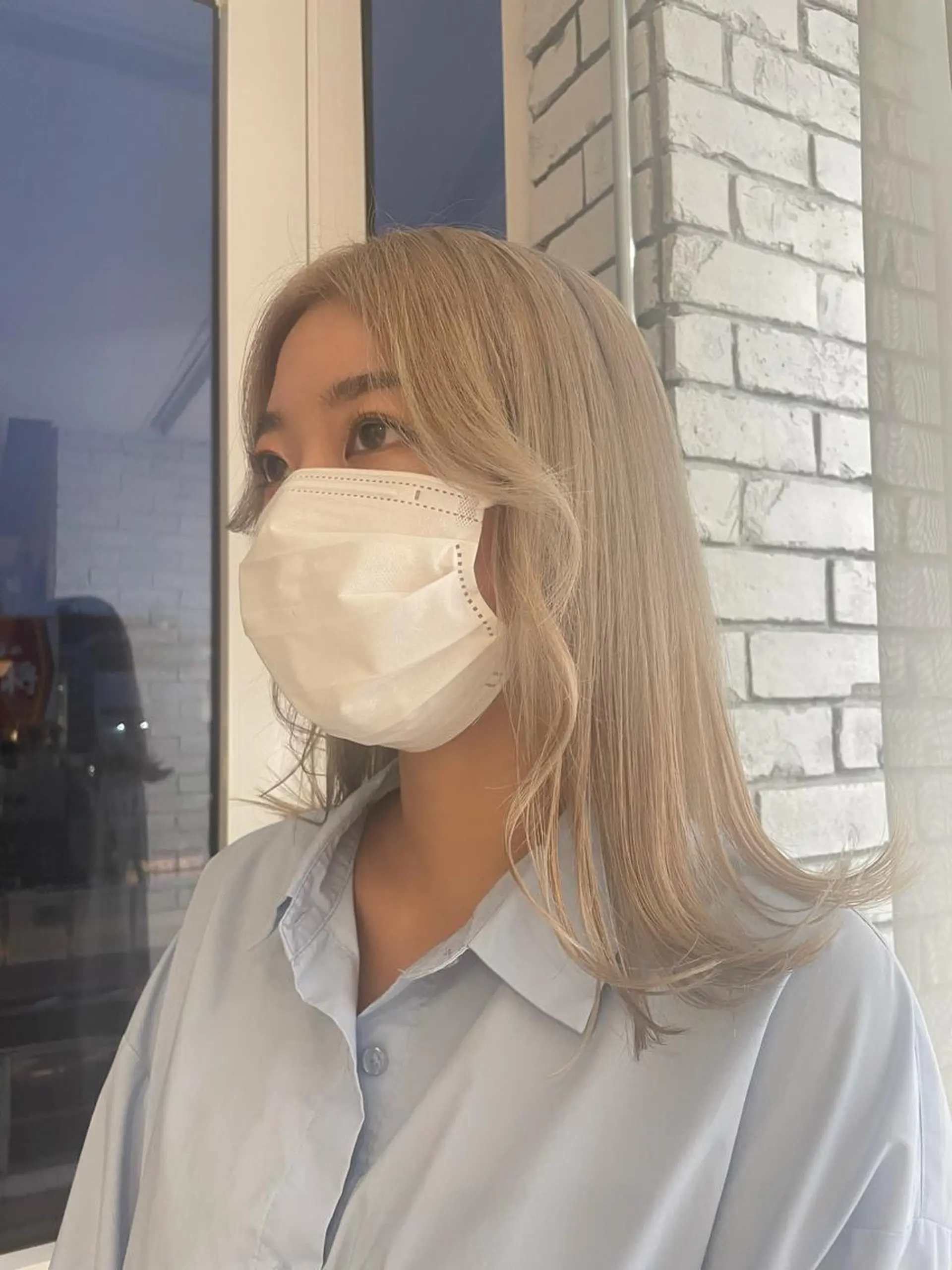 セミロング カラー 艶ハイトーン👑♡ NATSUKIのヘアスタイル