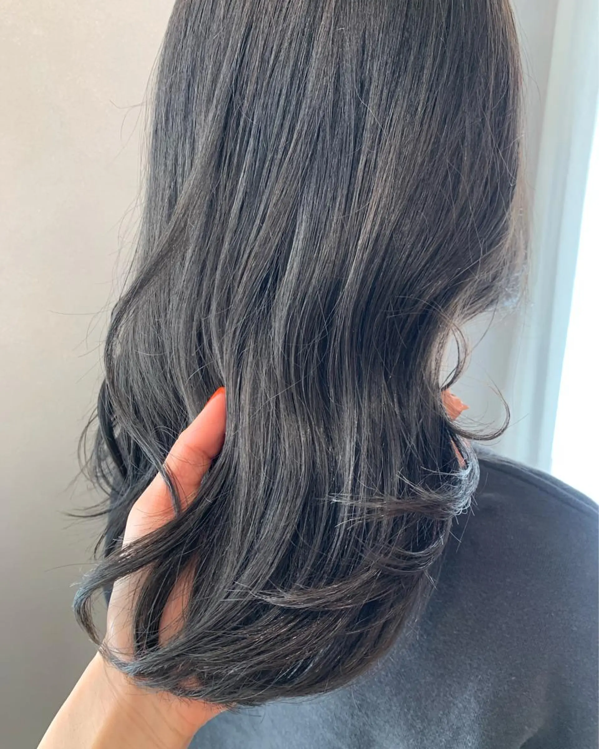 セミロング カラー ブリーチ 透明感カラー hub hair レイヤー/透明感のヘアスタイル