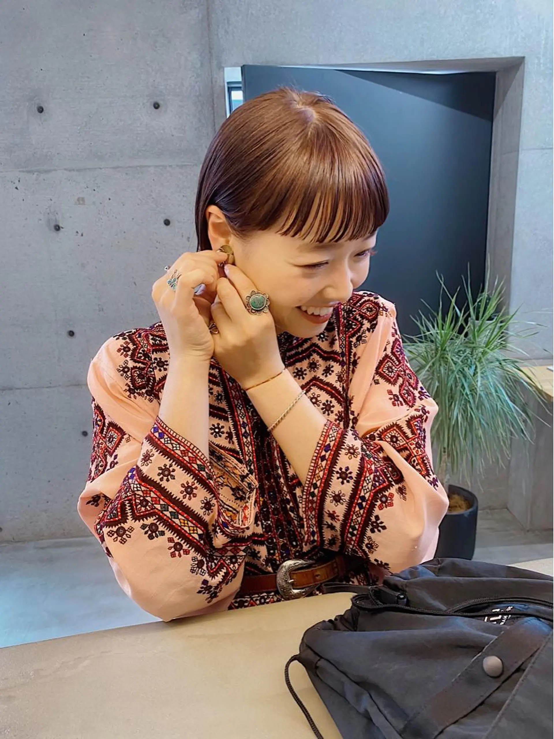 ミディアム 切りっぱなしボブ レッドブラウン ボブ son hair HIROEのヘアスタイル