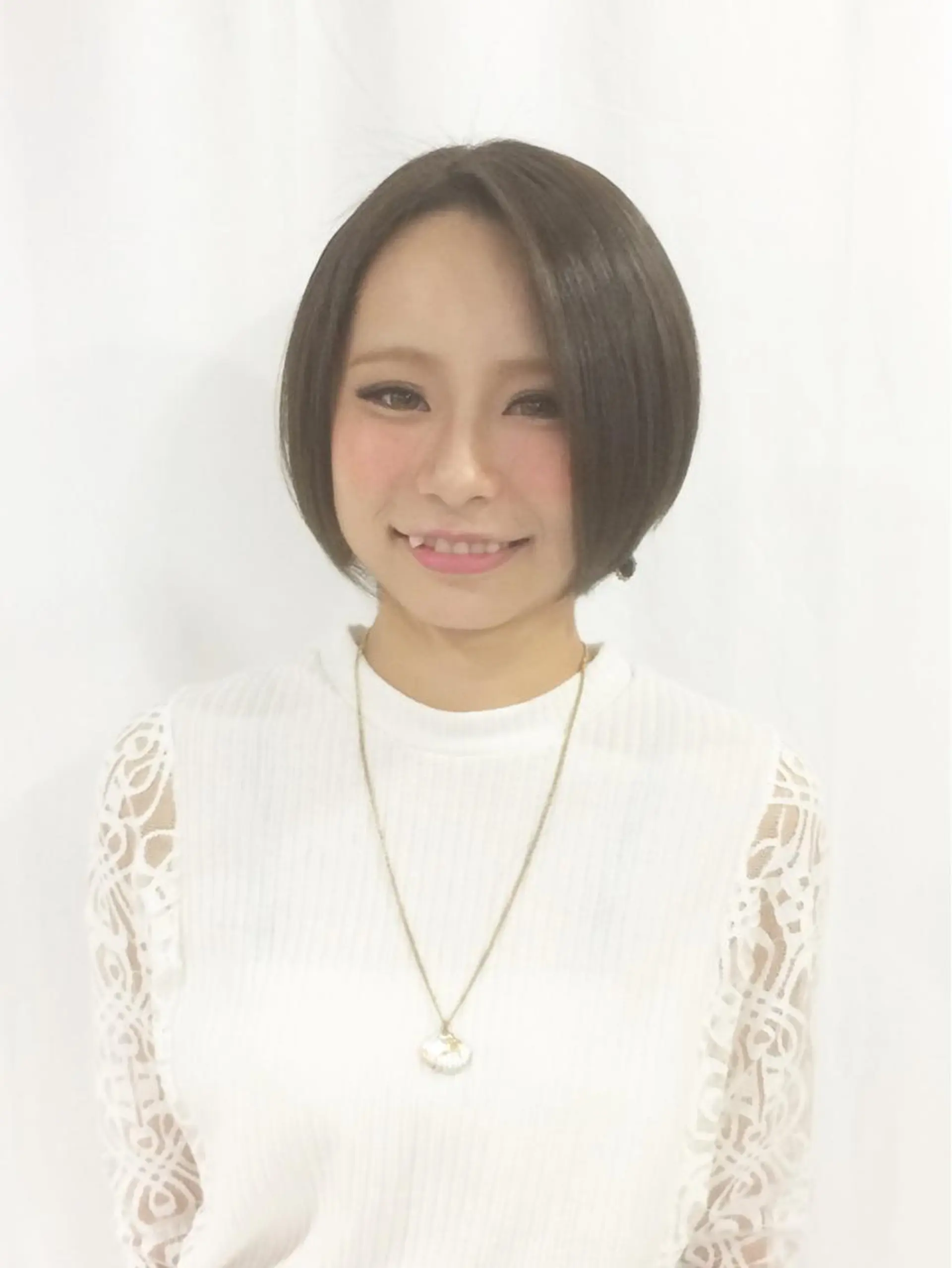 ショート カラー アッシュ 透明感カラー ショートヘア LUCK本厚木 浦住 貴大のヘアスタイル