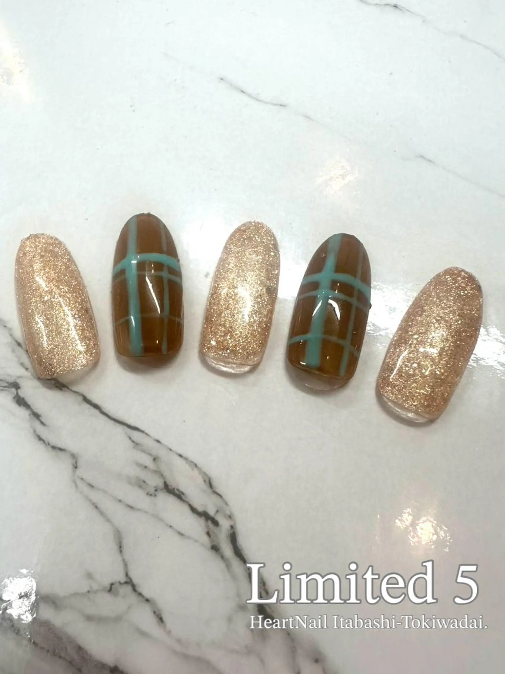 ネイル アートネイル ラメ(グリッター) ラメグラデーション マグネットネイル ワンカラーネイル ハンドネイル ハンドケア はあとねいる 板橋ときわ台店のネイルデザイン