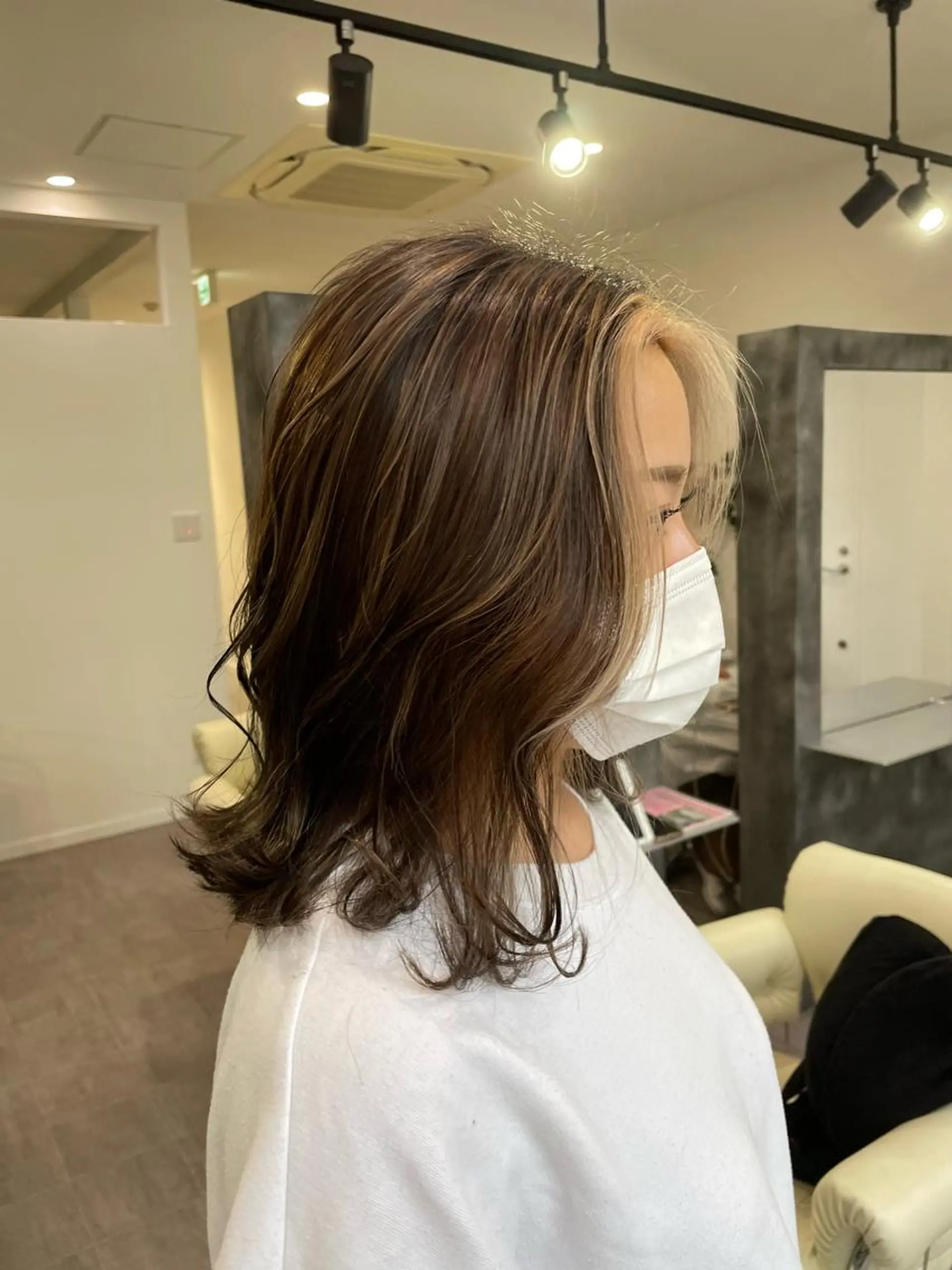 セミロング ミストバング ハイライト Merlyosaka所属・Merlyosaka 早川未来のヘアスタイル
