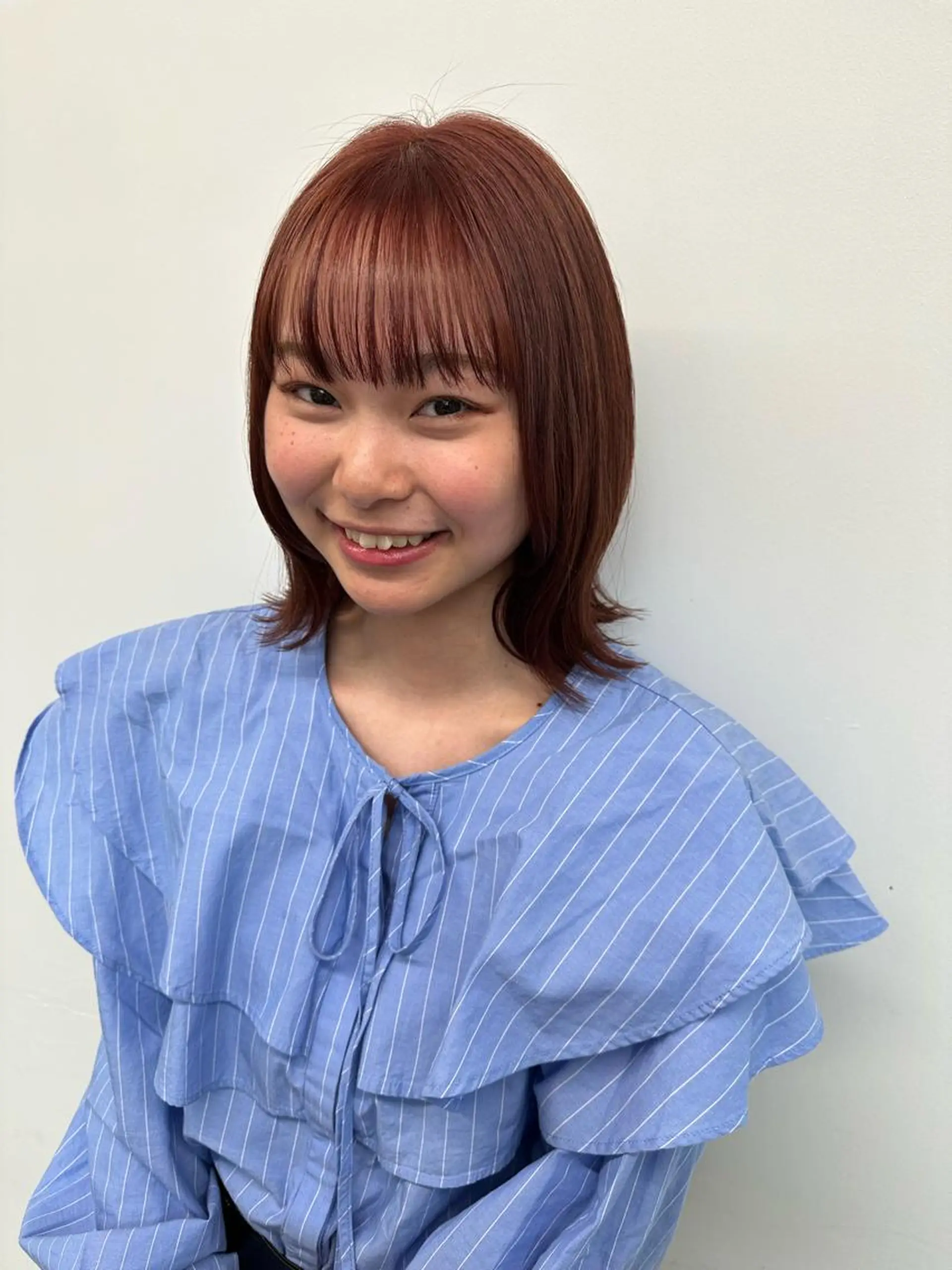 ミディアム カラー yuika .のヘアスタイル