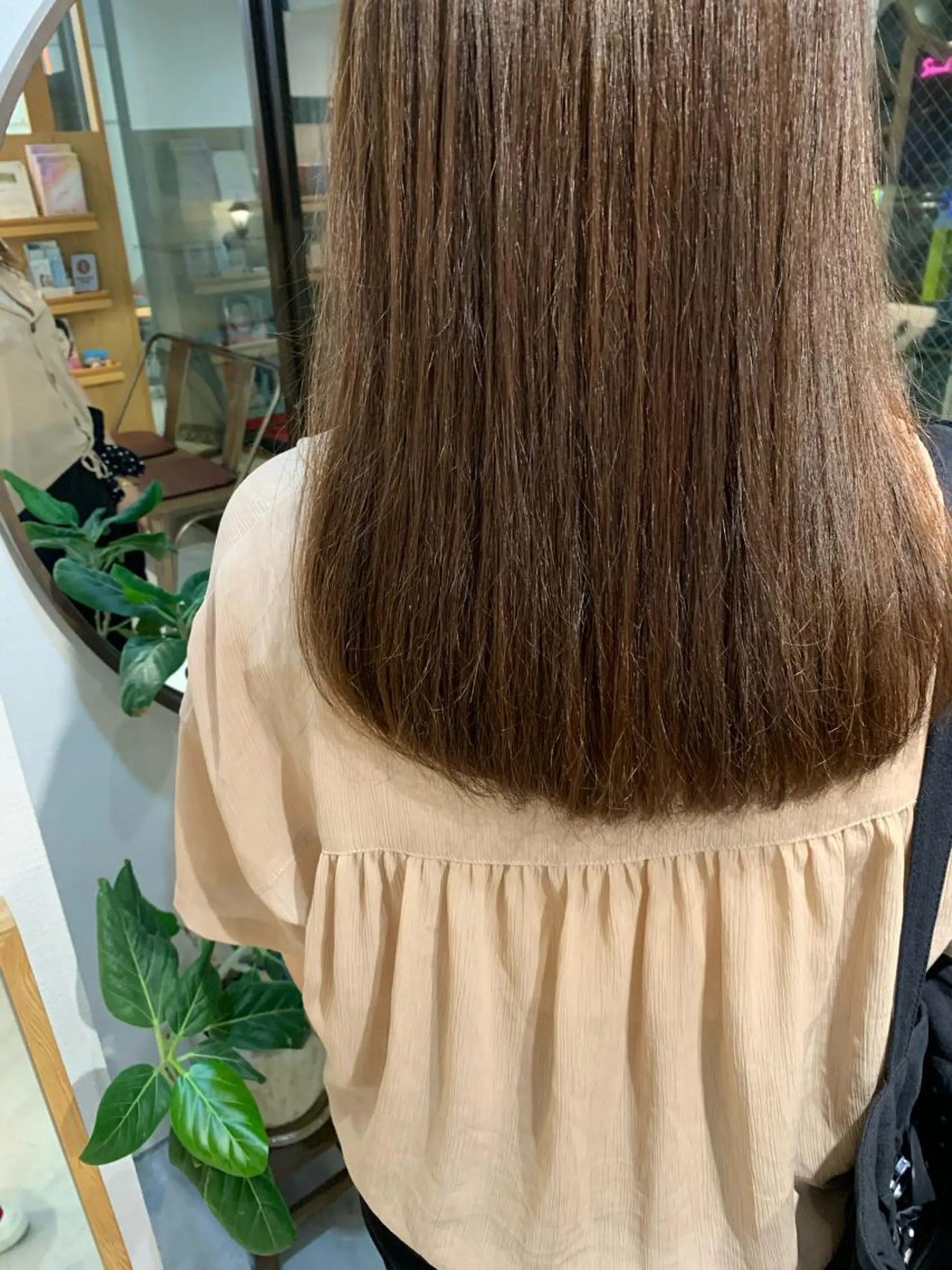 ロング パーマ ヘアアレンジ 縮毛矯正 トリートメント pu+on. nailworks所属・fuyumi / ニュアンスネイルのネイルデザイン