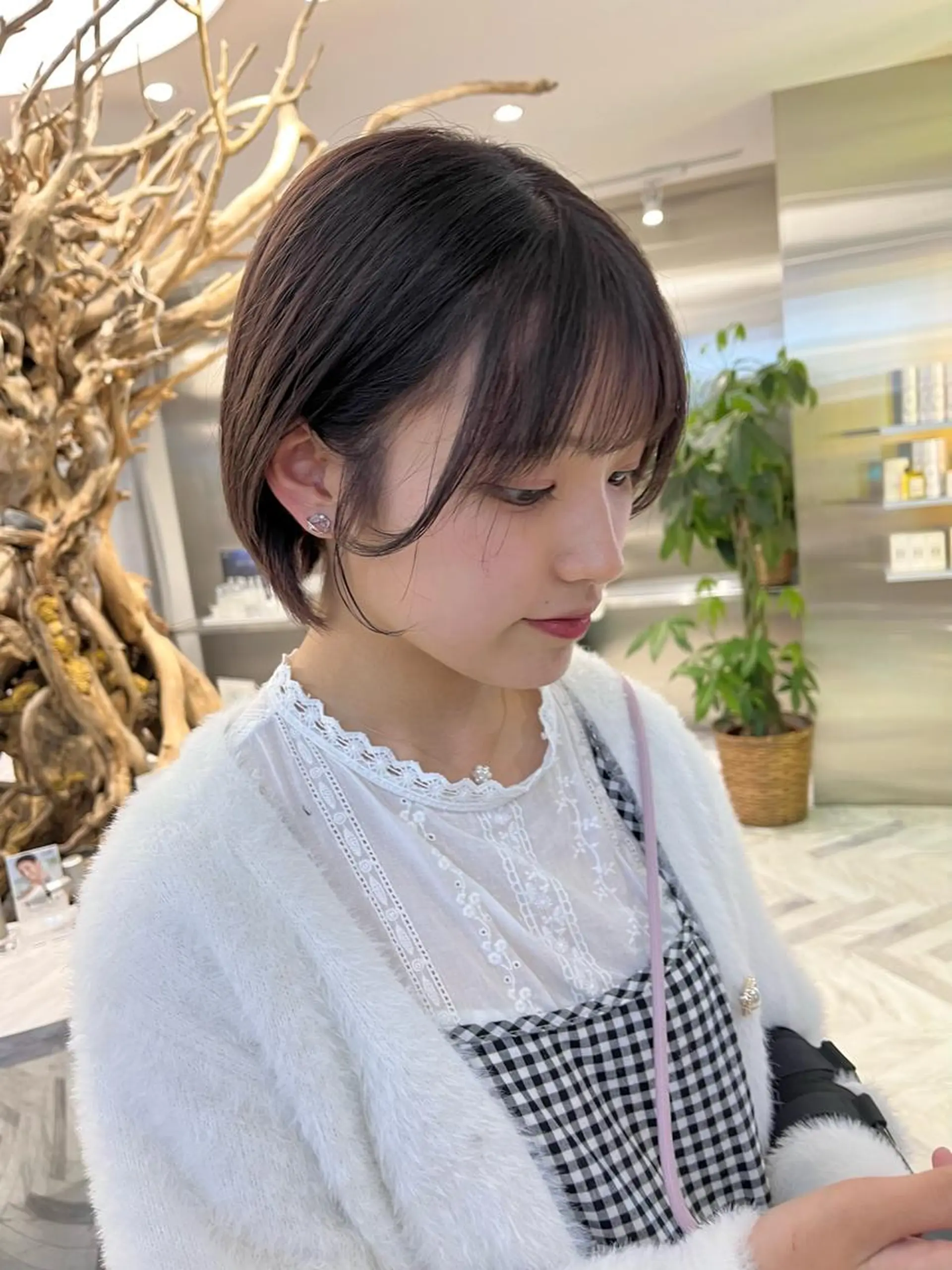 ショート カラー マツエク・マツパ 切りっぱなしボブ ショートボブ ベージュカラー ブラウンカラー ブラウンベージュ カット ヘアセット mai🤍縮毛酸性ス トレート/アイリストのヘアスタイル