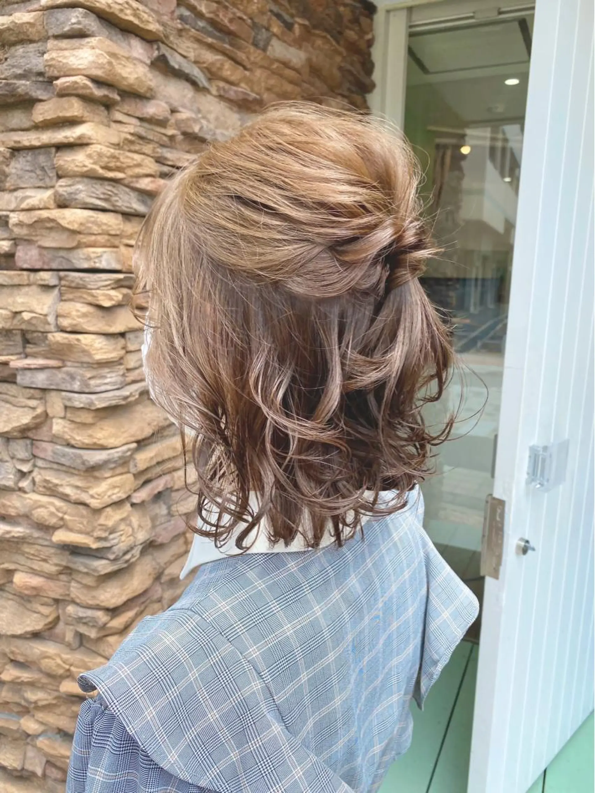 ミディアム 髙井 麻帆のヘアスタイル