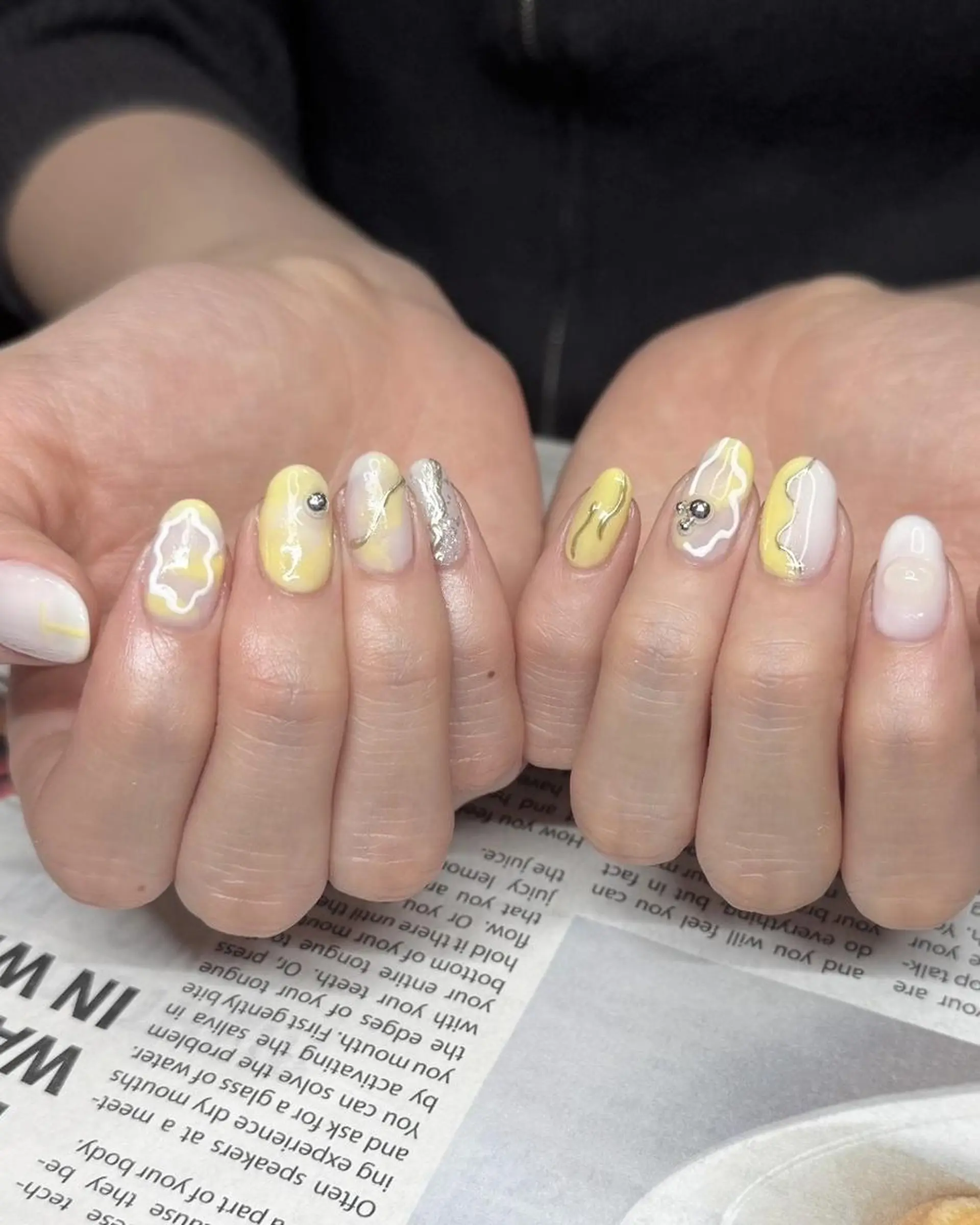 ネイル 春ネイル 黄色 ハンドネイル ハンドケア 中目黒 Suzukiのネイルデザイン