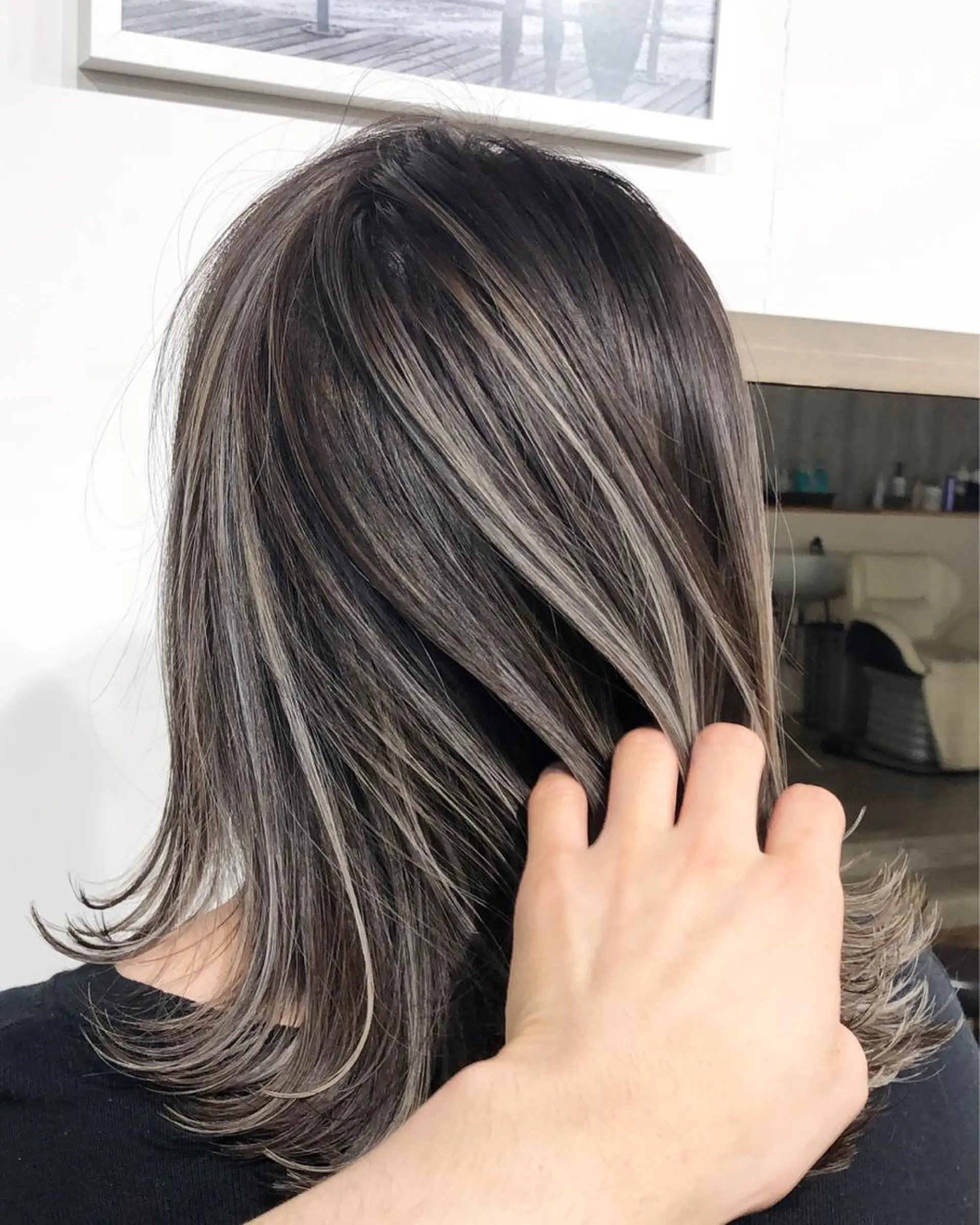 ミディアム カラー タカハシ ユウキのヘアスタイル