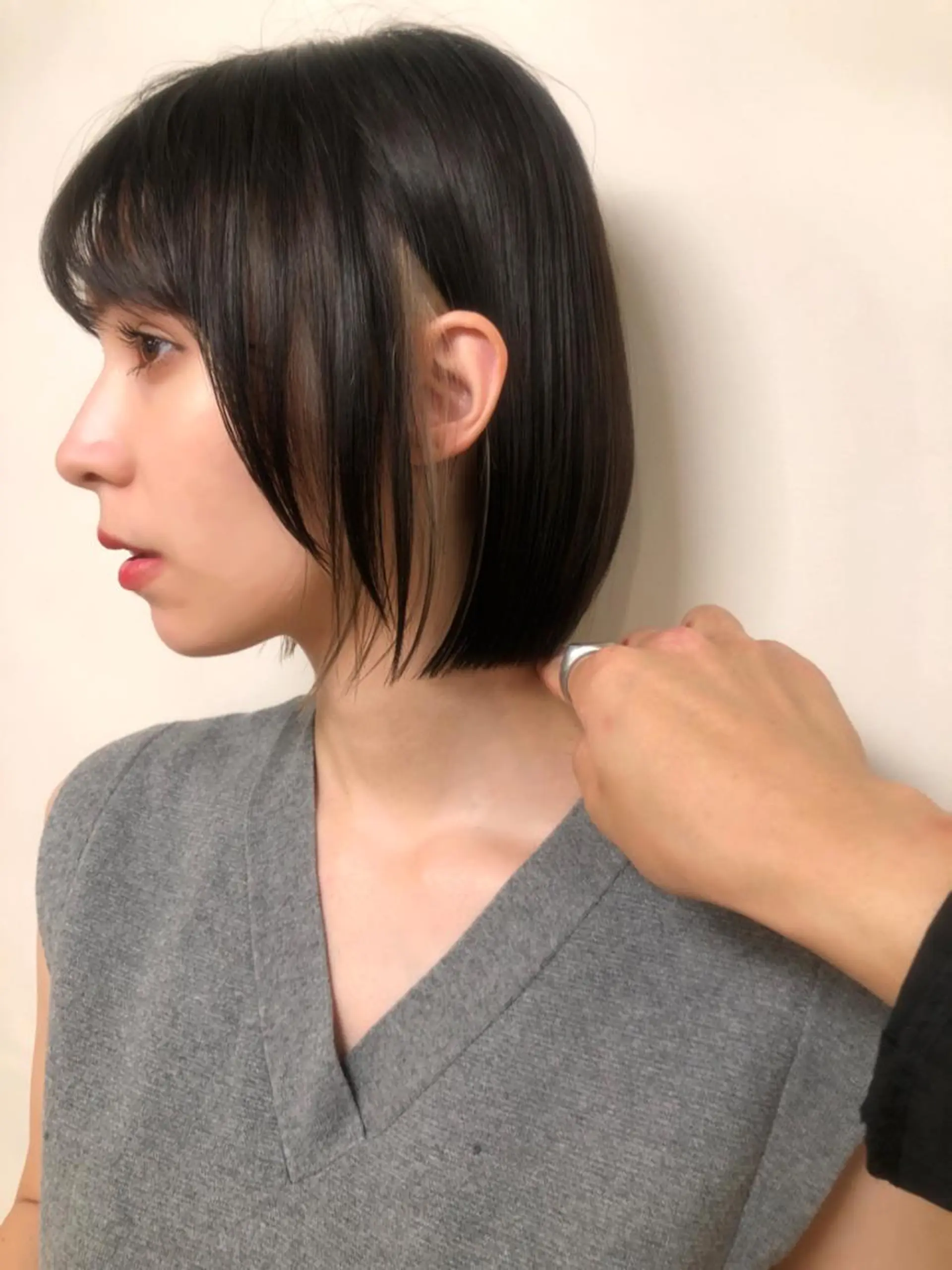 ショート カラー イヤリングカラー 似合わせカット 小顔カット 結べるレイヤーボブ くびれLady表参道のヘアスタイル