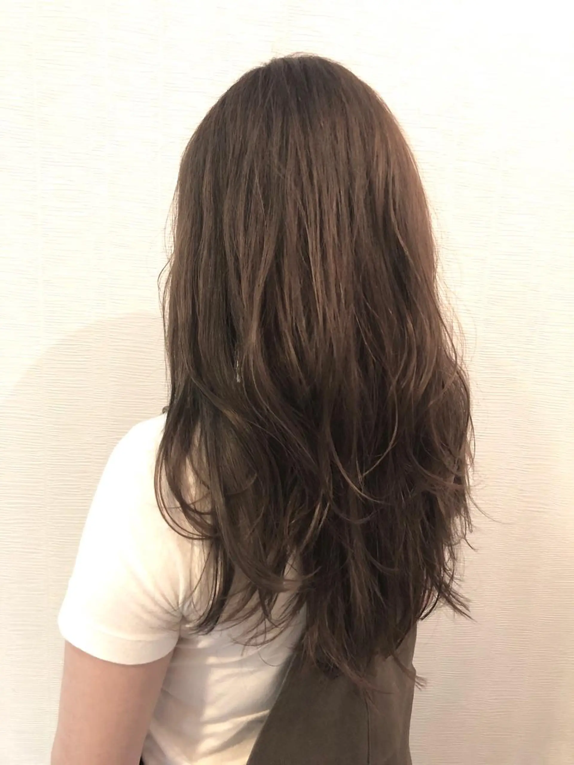 ロング カラー ヘアカラー トリートメント 平川 友希子のヘアスタイル
