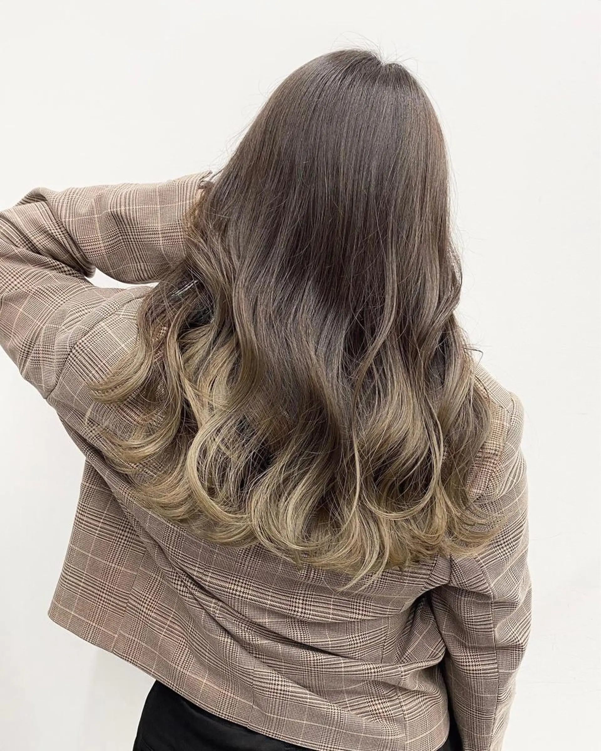 セミロング カラー パーマ ヘアアレンジ 【公式】amble luxe池袋東口🩷のヘアスタイル