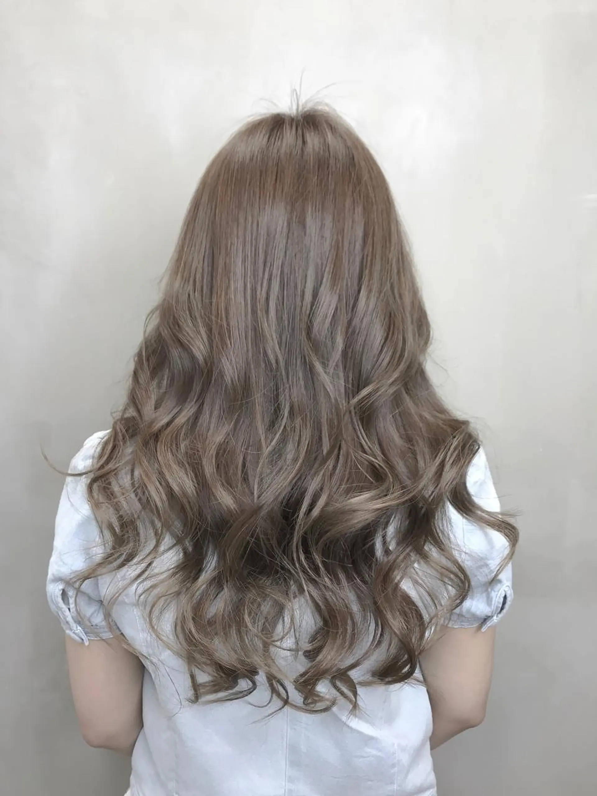 セミロング カラー アッシュ ブルーカラー ブルーアッシュ eclair.髪質改善&トリートメント所属・【艶髪、透明感】西村 有司のヘアスタイル