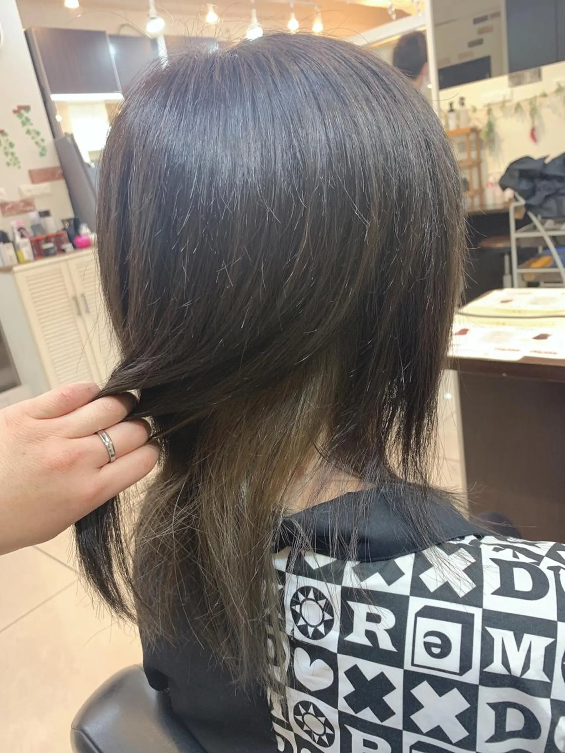 カラー ベージュカラー ブラウンカラー インナーカラー 🕯️サイトウ スズカ🧸のヘアスタイル