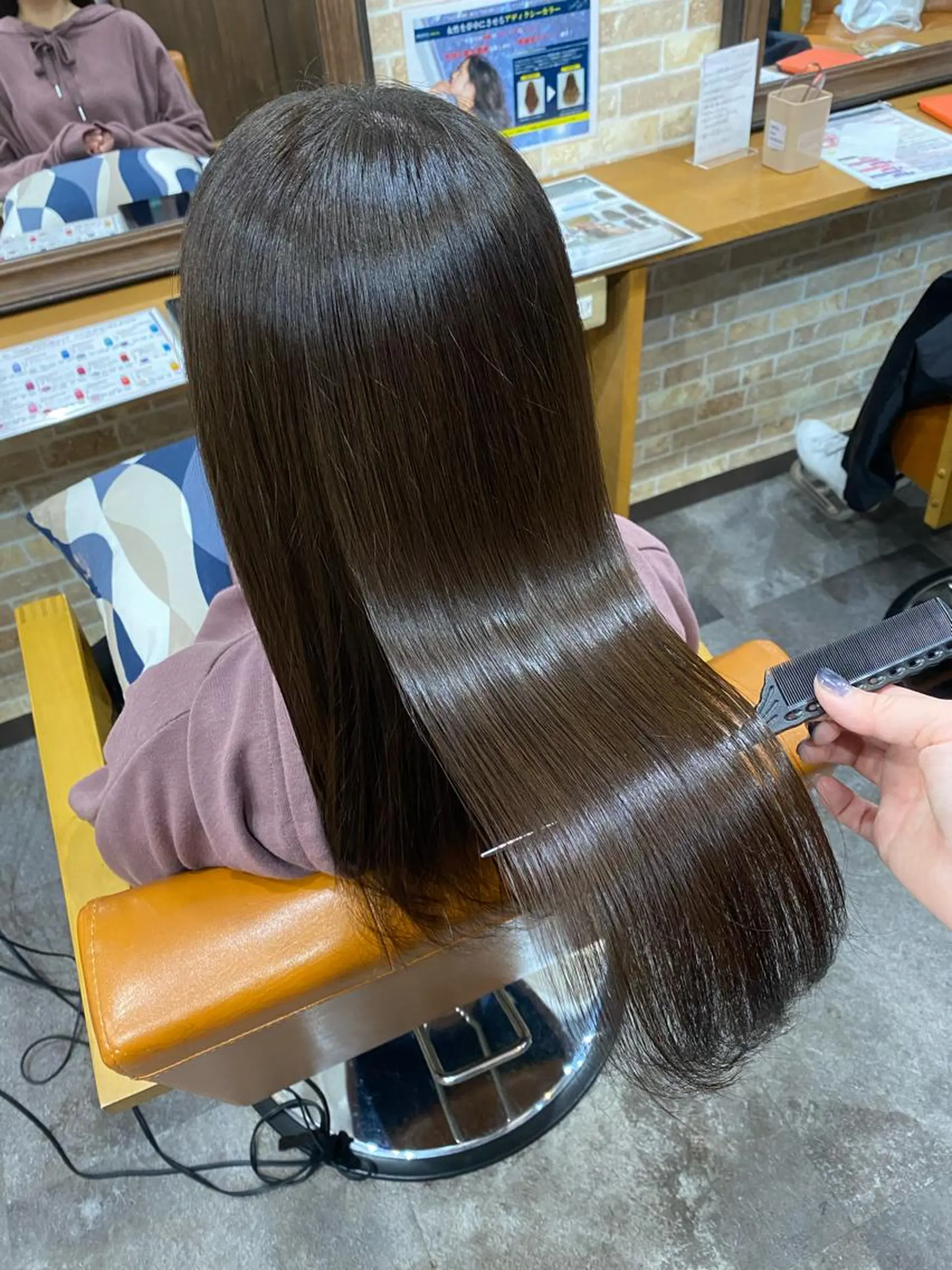 セミロング ヘアカラー トリートメント 美髪ヘア 🤍erikaのヘアスタイル