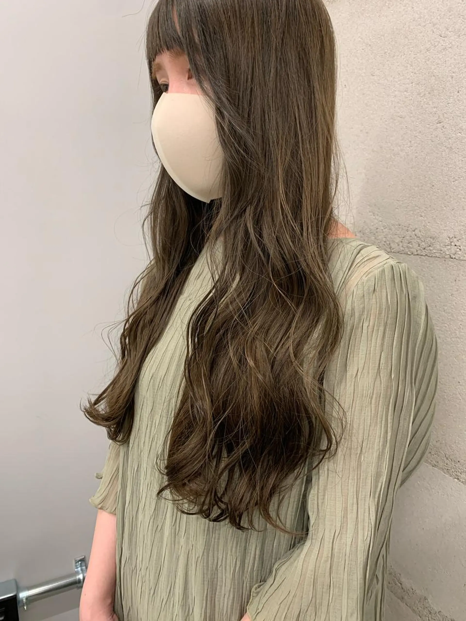 ロング カラー 透明感/オリーブ/ グレージュ/YUKAのヘアスタイル