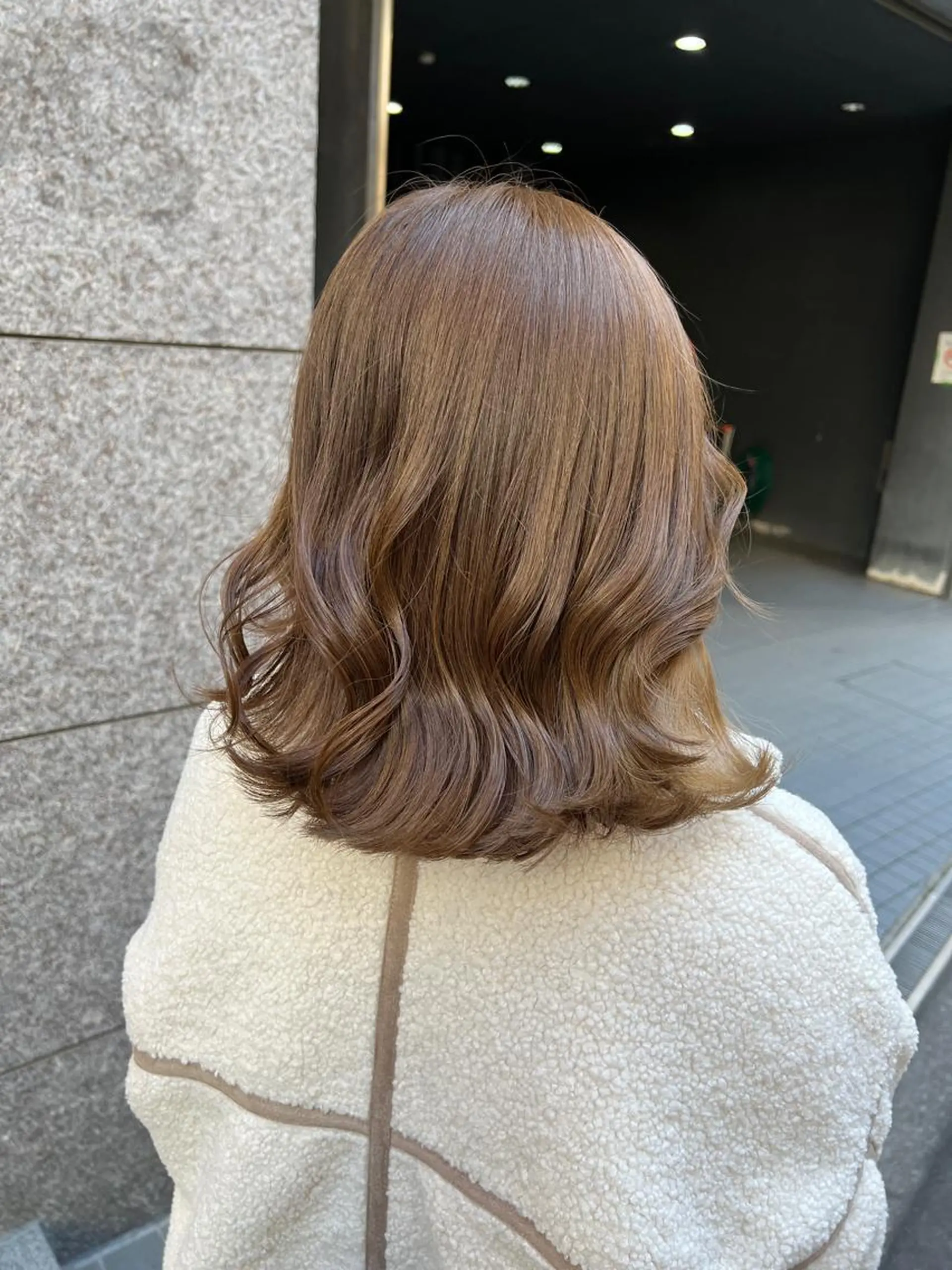 ミディアム カラー 透明感カラー ノイシキ サキのヘアスタイル