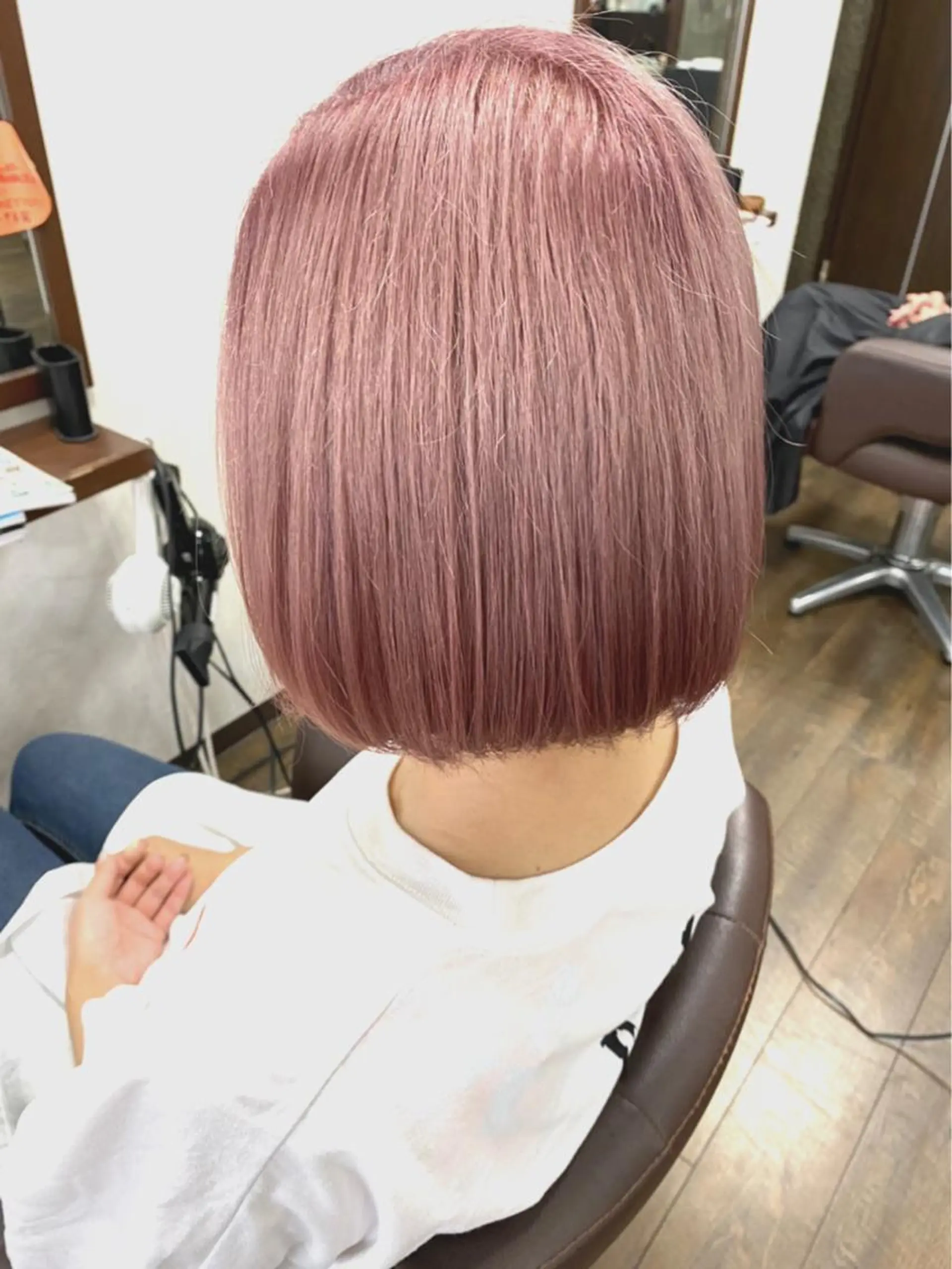 ショート カラー ブリーチ ピンクカラー ヘアーズベリー 藤本のヘアスタイル