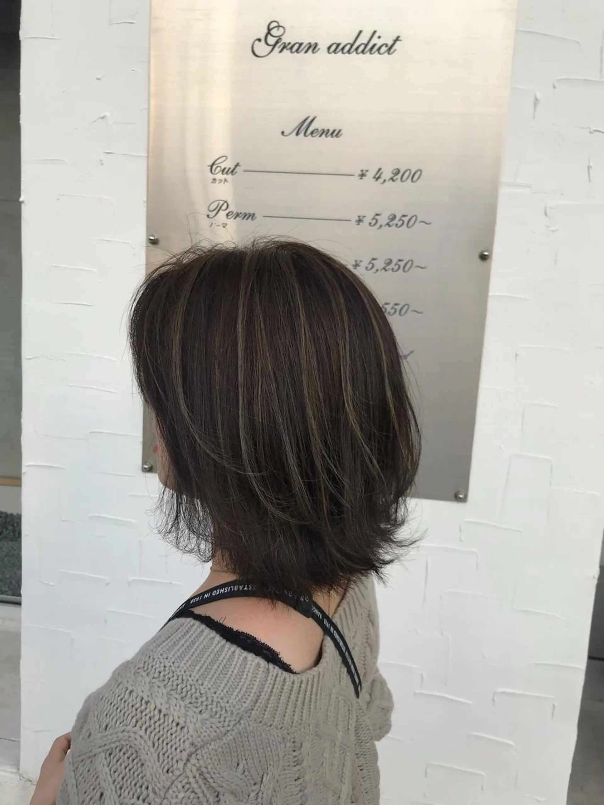 ミディアム カラー グレージュ ハイライトカラー ハイライト hair make addict (ヘアーメイク アディクト)所属・addict⭐️ 江川　颯也💎のヘアスタイル