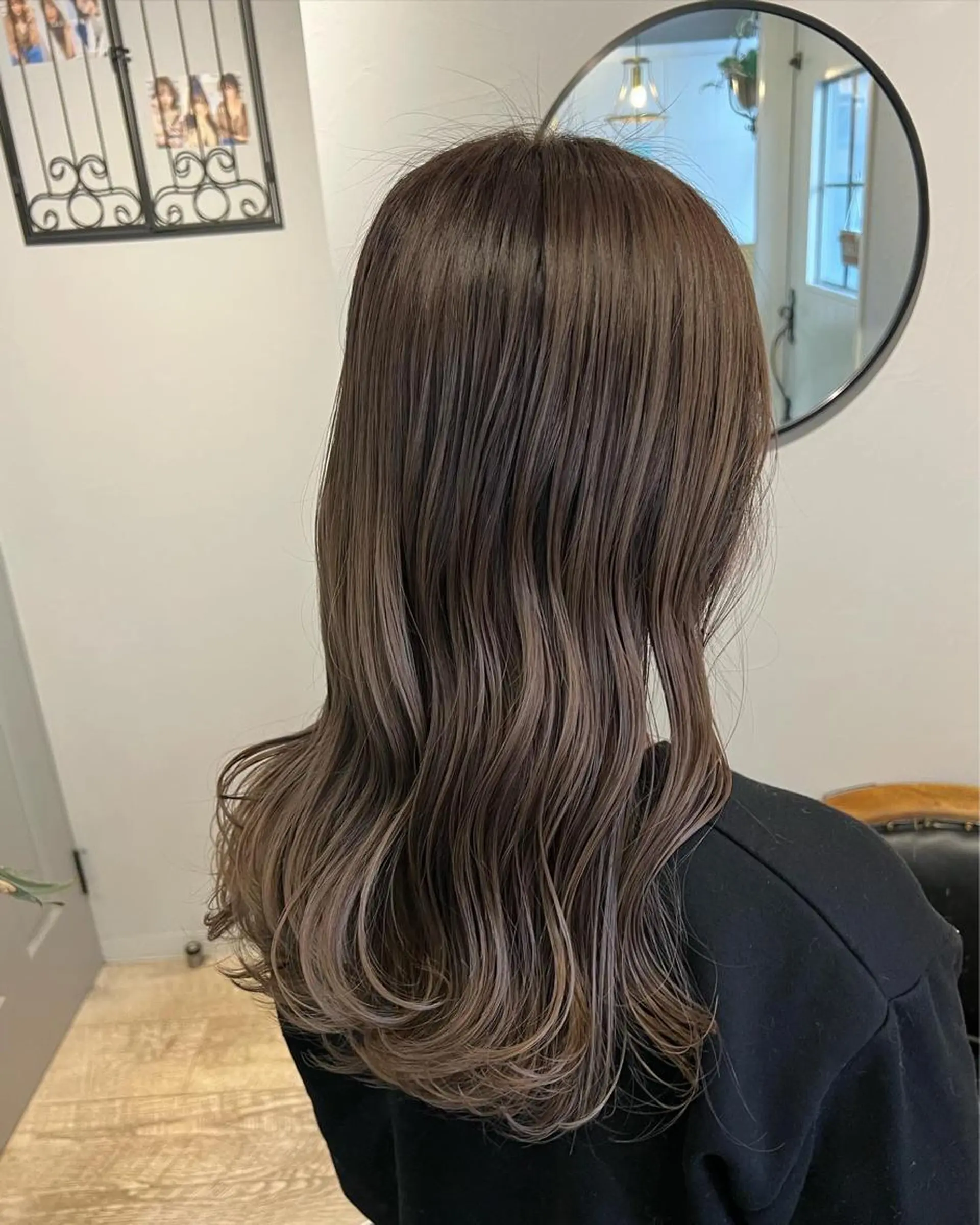 ロング カラー ベージュカラー ブリーチ 透明感カラー 西村 美羽のヘアスタイル