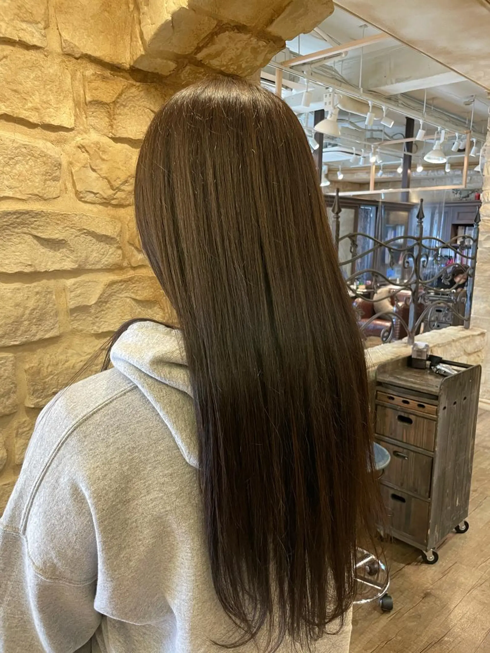 ロング カラー ヘアカラー トリートメント 星野 茉由のヘアスタイル