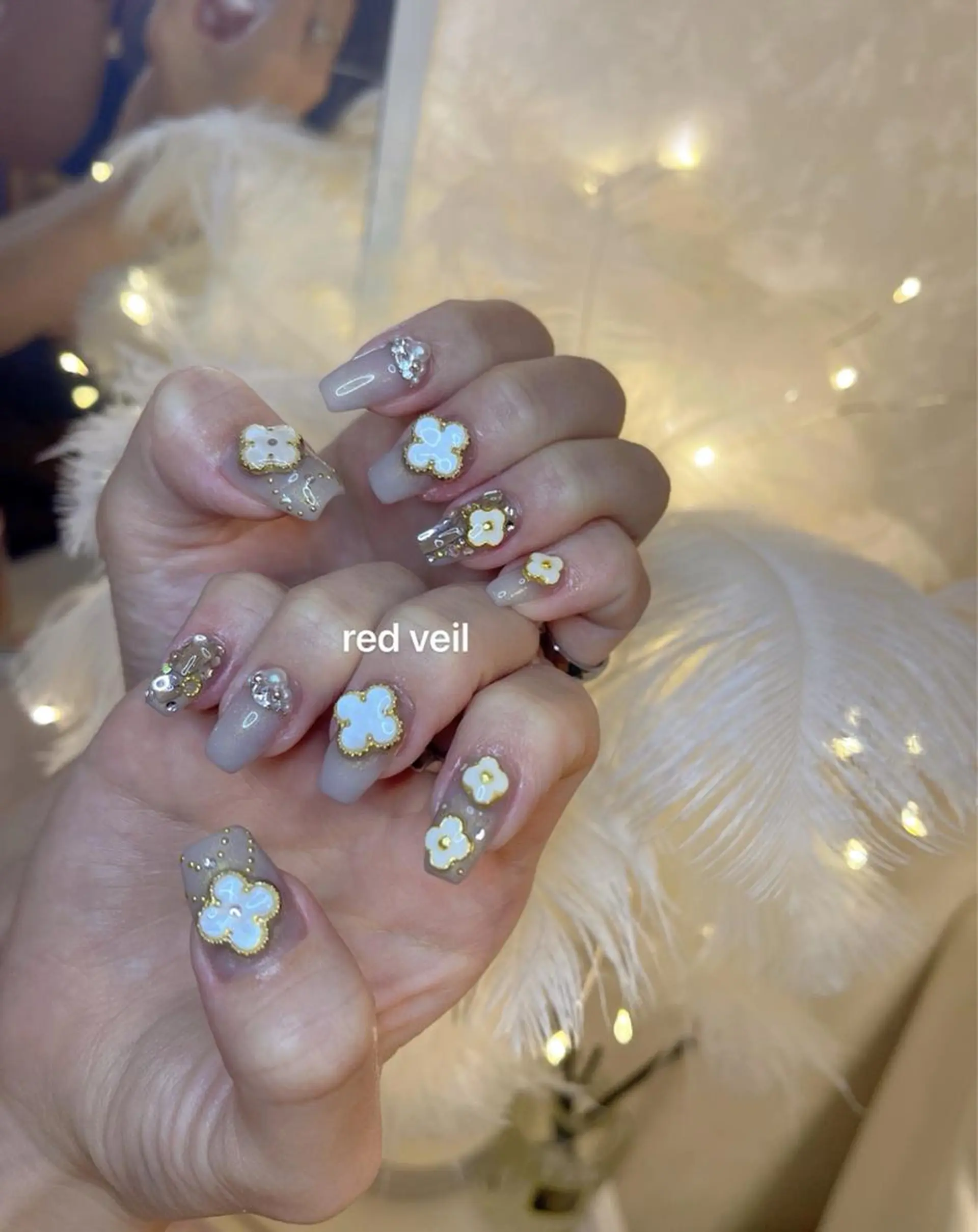 ミディアム ネイル ハンドネイル 長さ出し専門 nynaのネイルデザイン