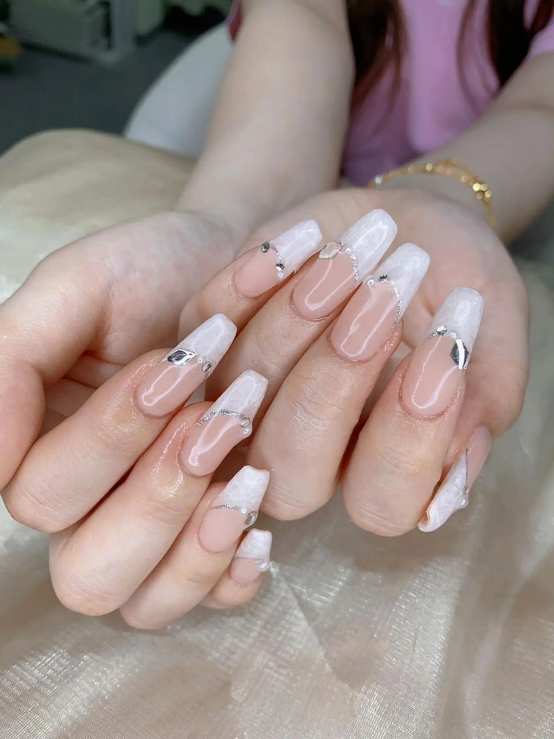 ネイル アートネイル 長さ出し ネイルチップ Queens ゲンのネイルデザイン