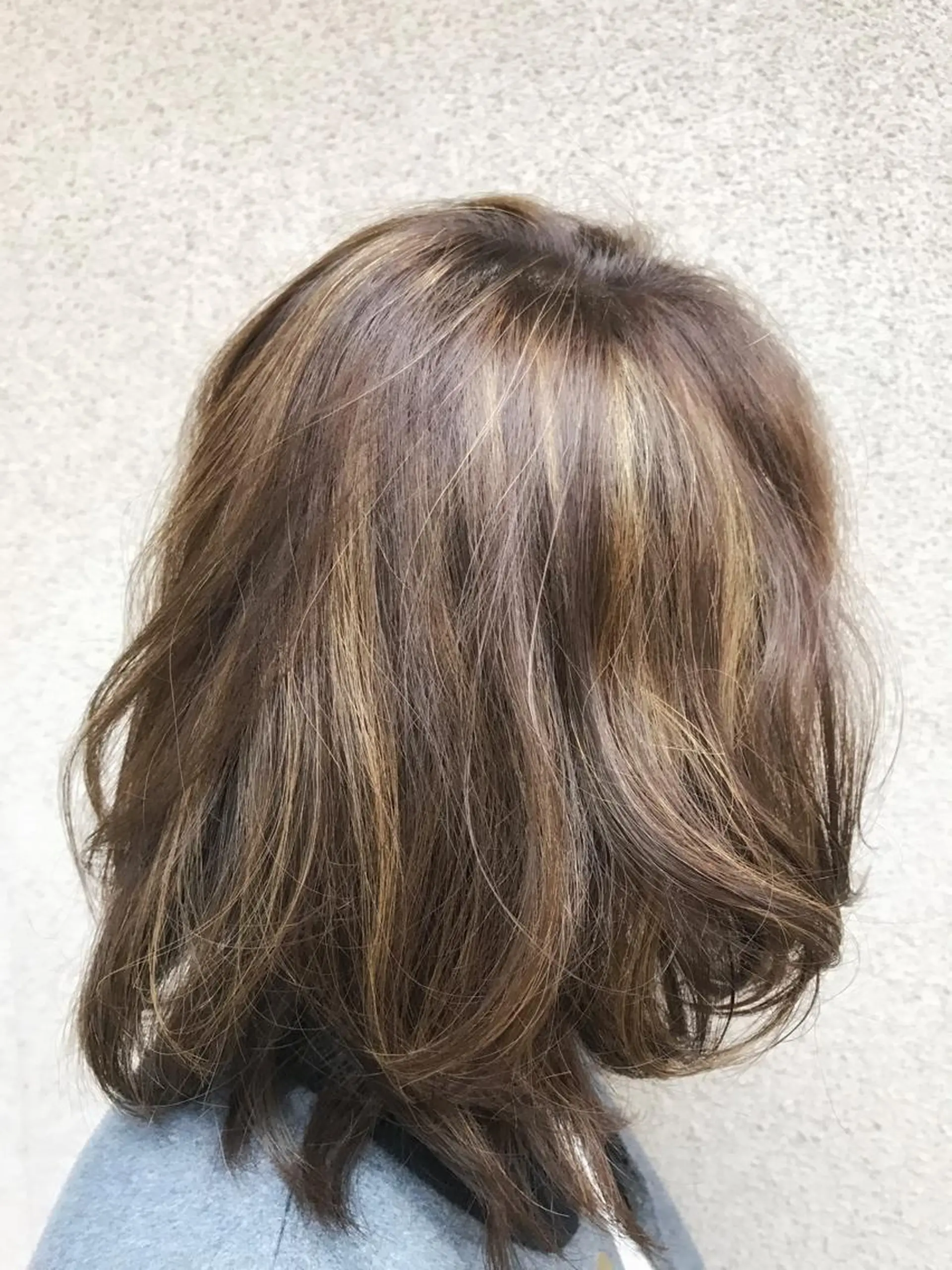 ミディアム カラー ハイライトカラー ハイライト vato マンツーマンサロンのヘアスタイル