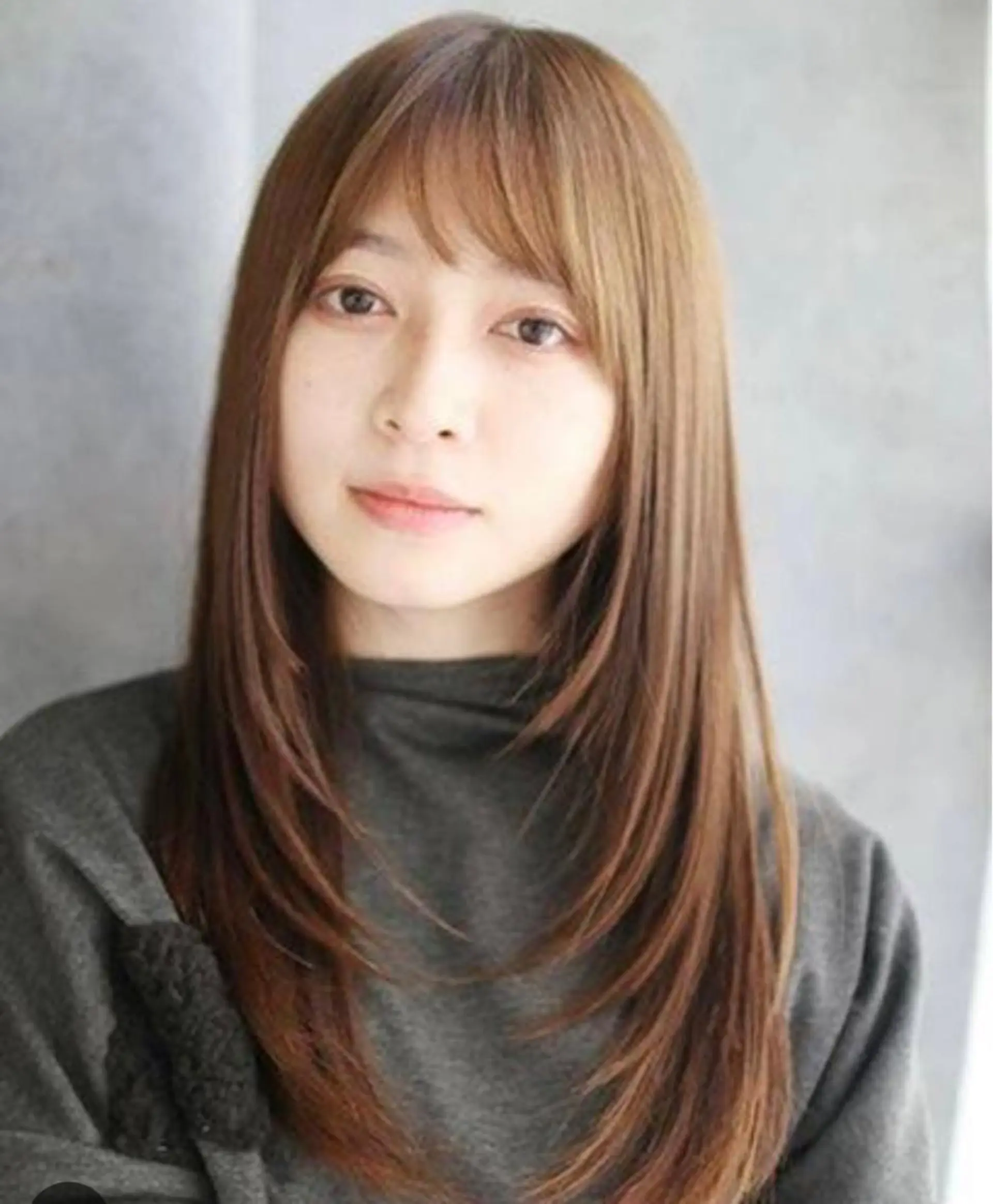 セミロング レイヤーカット 稲毛田 颯人のヘアスタイル