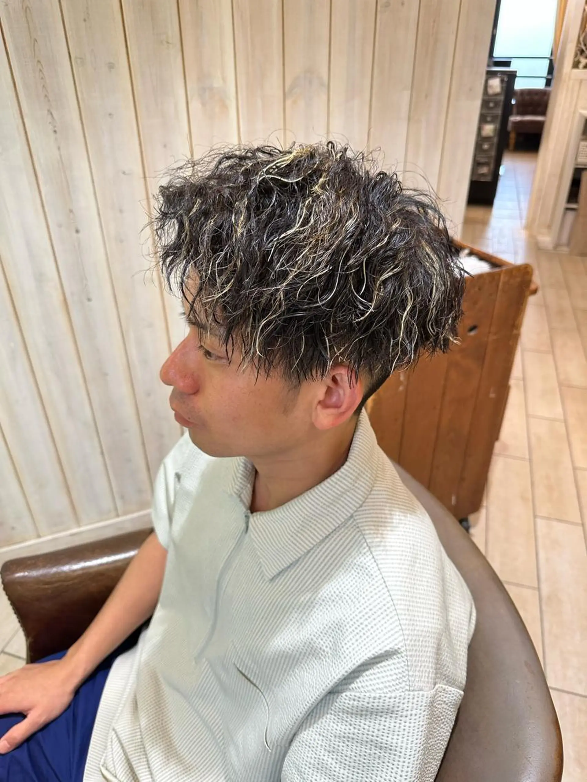 カラー パーマ メンズ 増渕 駿介のヘアスタイル
