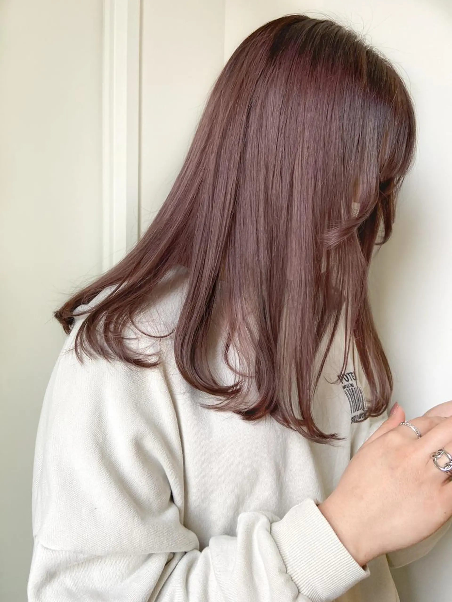 ロング カラー ベージュカラー ブリーチ 岡本康平/ボブ /ブリーチ/レイヤーのヘアスタイル