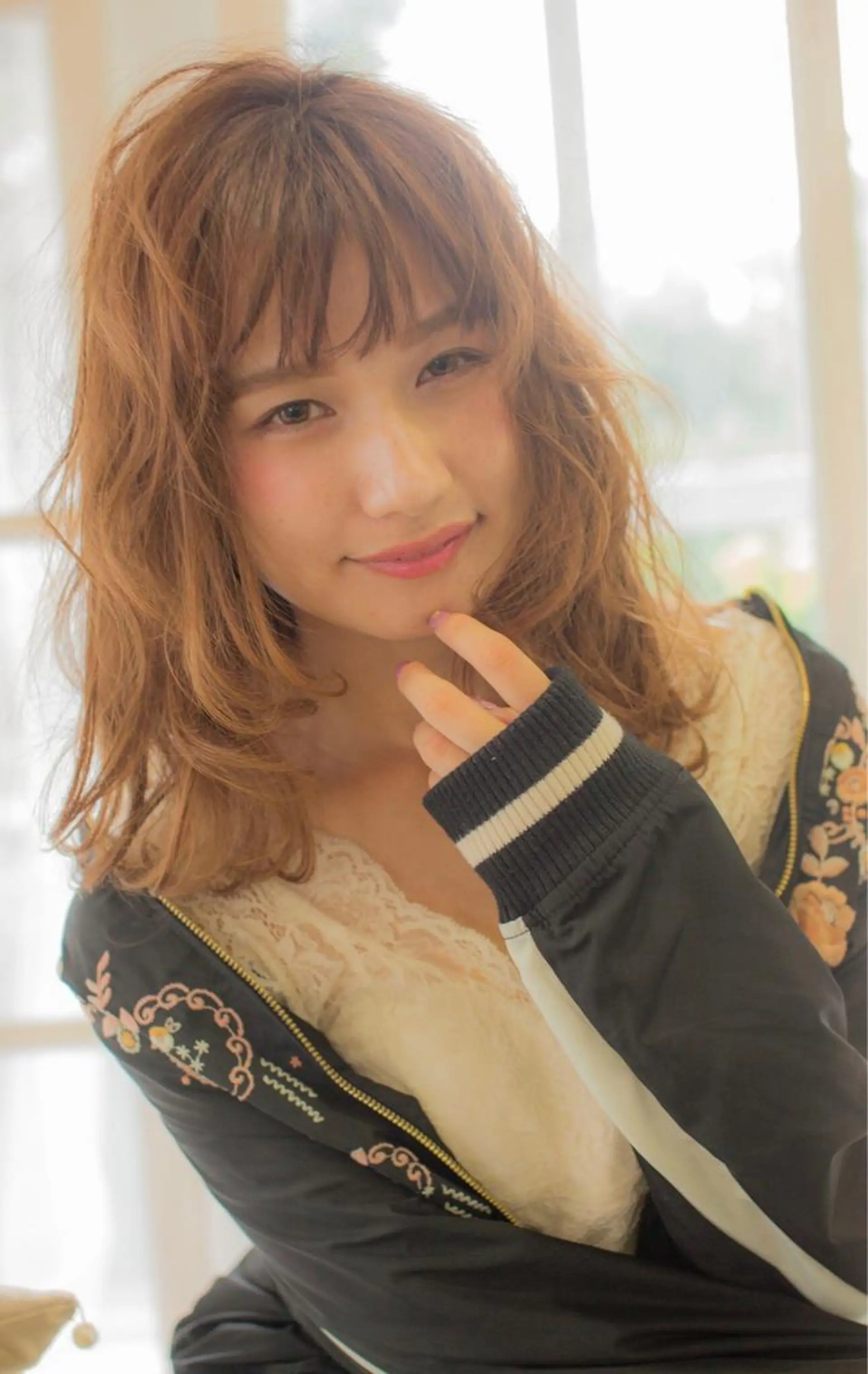 カラー ベージュカラー shapes   hair  design所属・軽部 健司のヘアスタイル