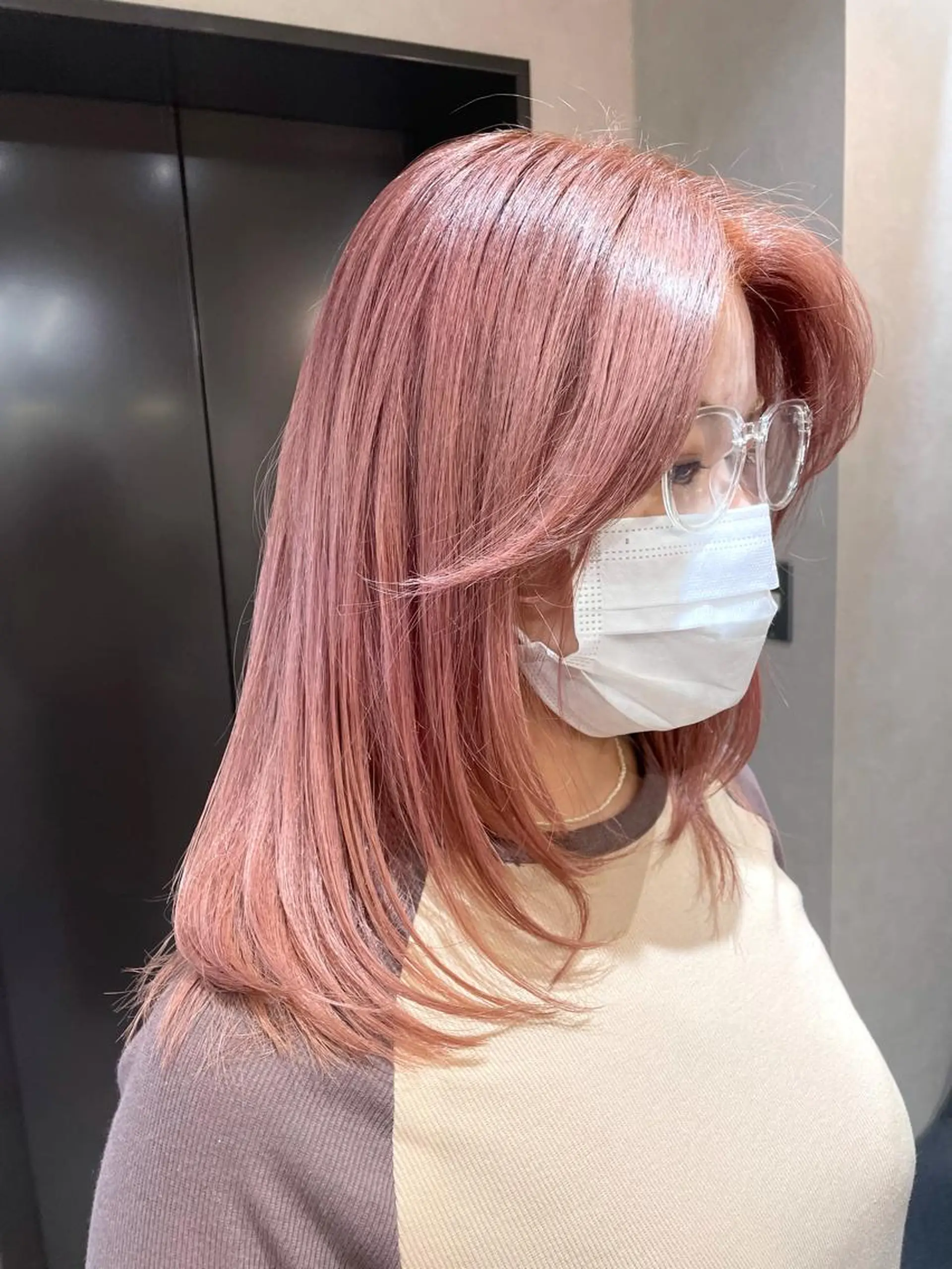 カラー AIRI layer cut hairのヘアスタイル
