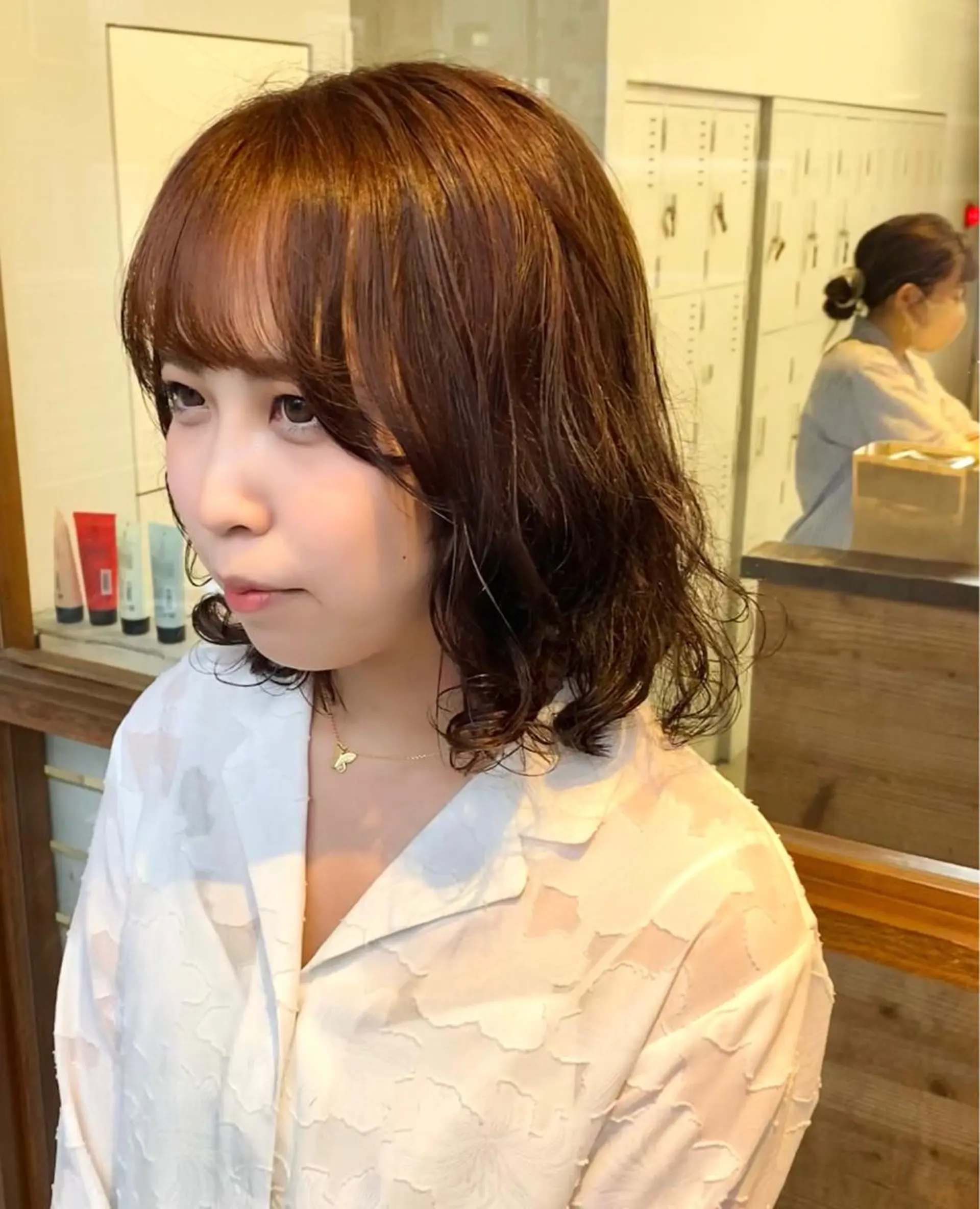 ミディアム カラー パーマ ミディアムパーマ ベージュカラー オレンジ オレンジベージュ ボブ サトウ リョウのヘアスタイル