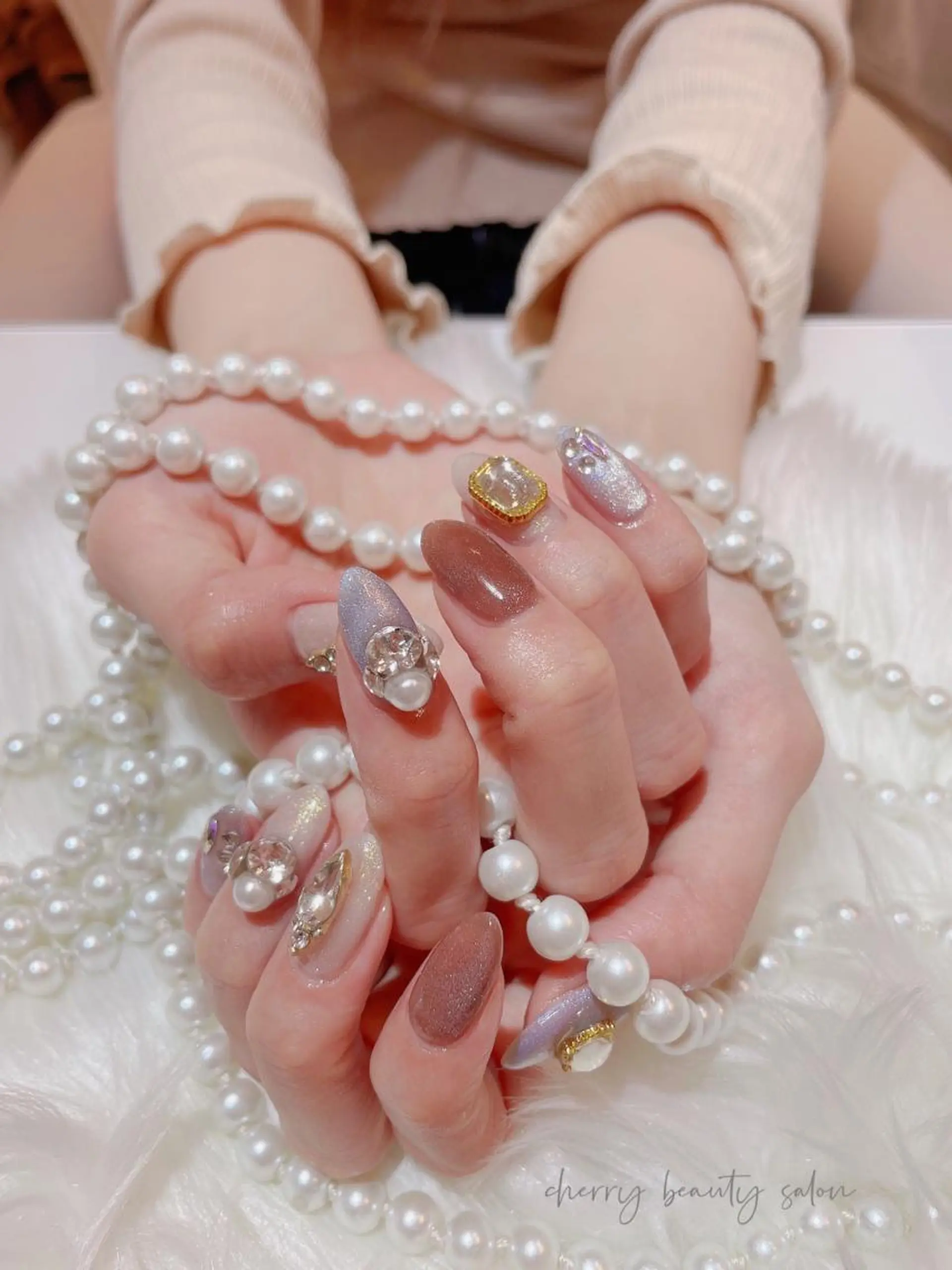 ミディアム ネイル SAKURA 🍒のネイルデザイン