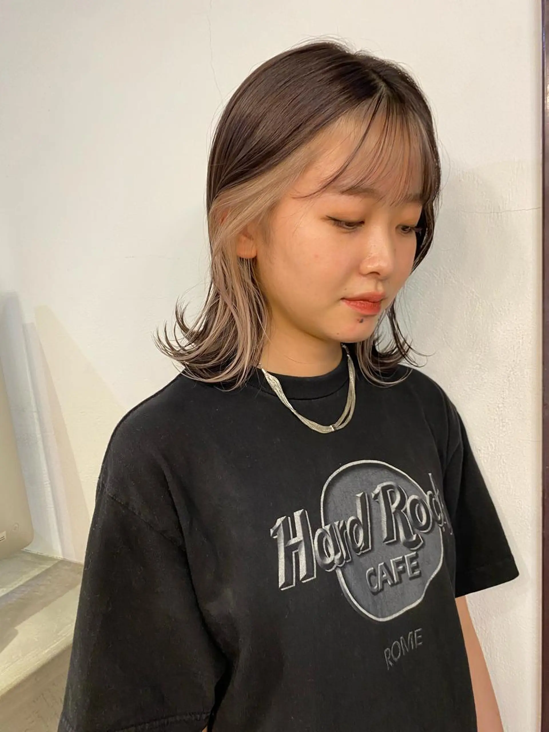 ミディアム カラー vixus mamiのヘアスタイル