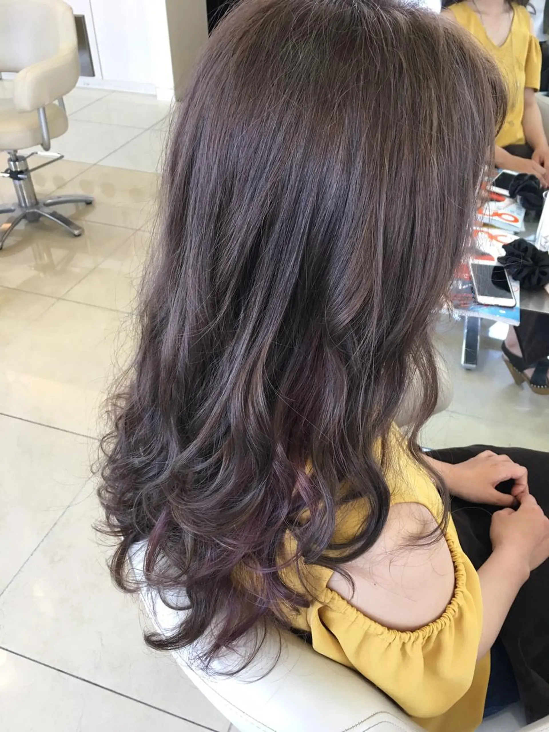 カラー 牧野 佳樹のヘアスタイル