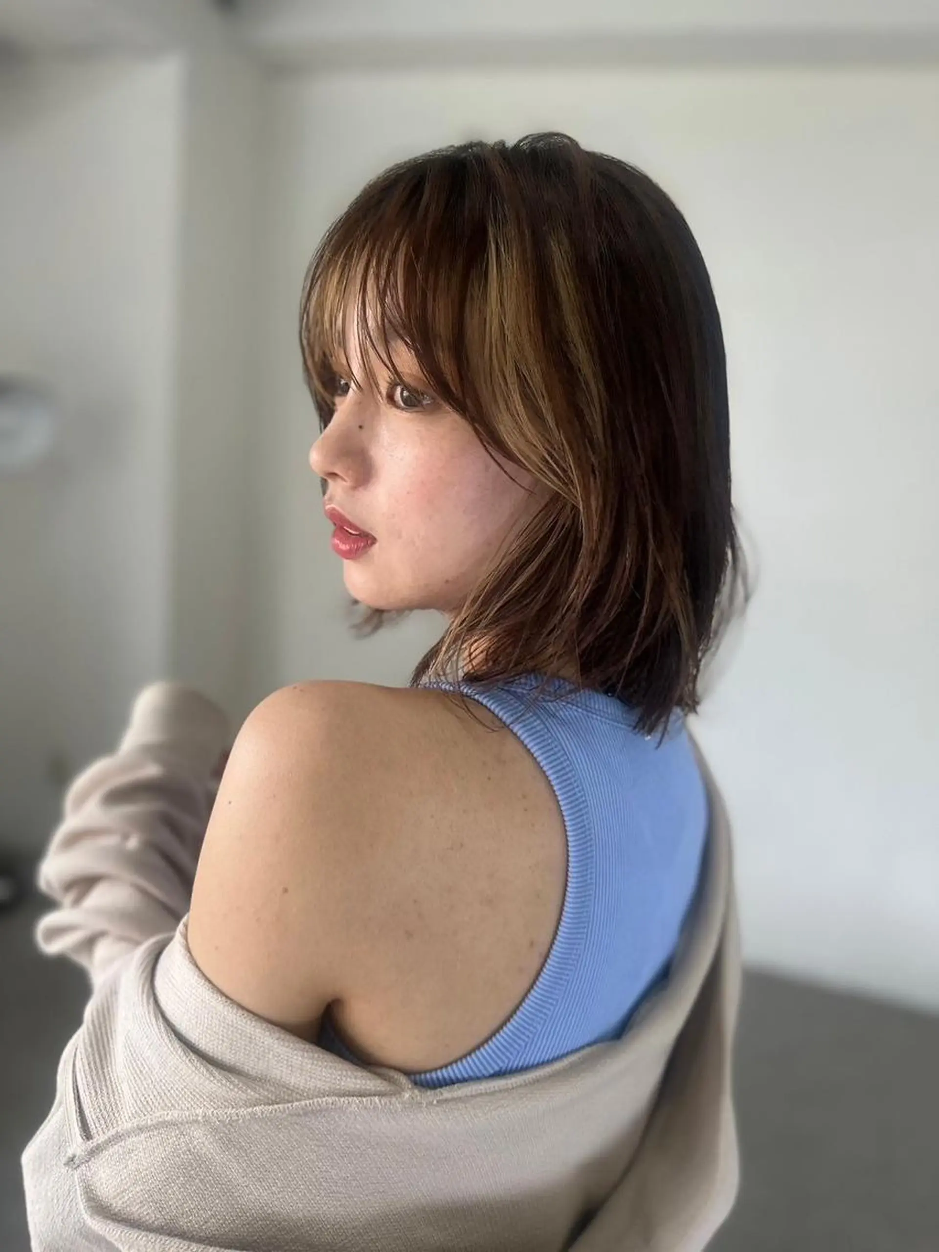 ミディアム 外国人風カラー ハイライト 髪質改善 似合わせカット トリートメント ヘアカラー トリートメント BUCKS【天王寺】 バックス【駅30秒】のヘアスタイル