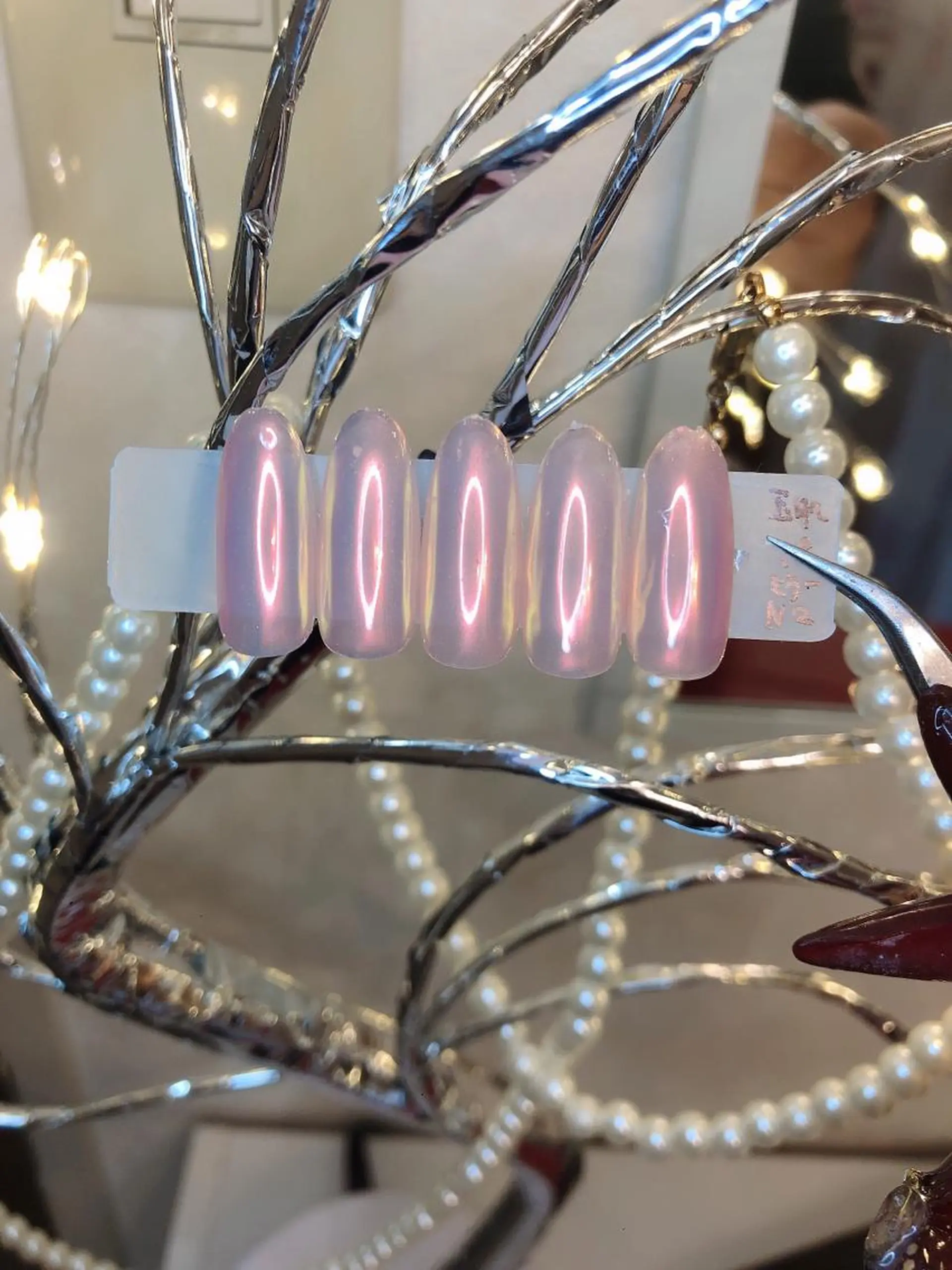 セミロング ネイル ワンカラーネイル 長さ出し専門 nynaのネイルデザイン