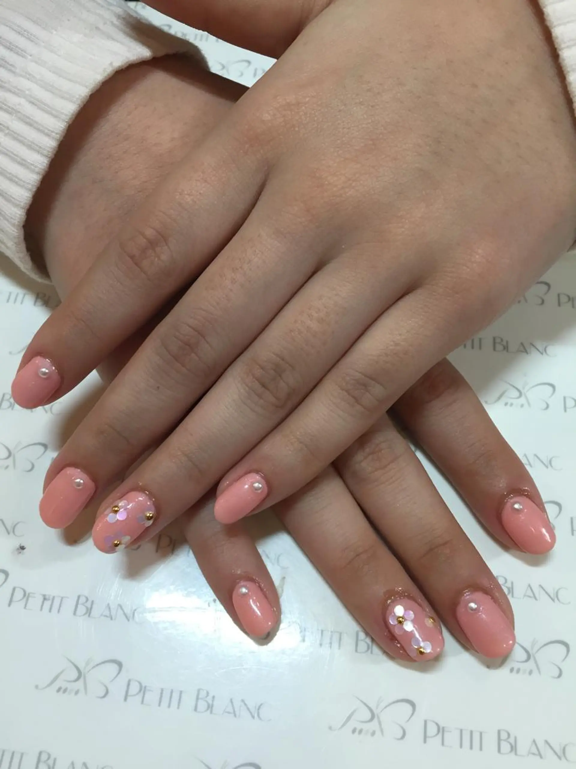 ネイル アートネイル ワンカラーネイル PetitBlanc KAZUKIのネイルデザイン