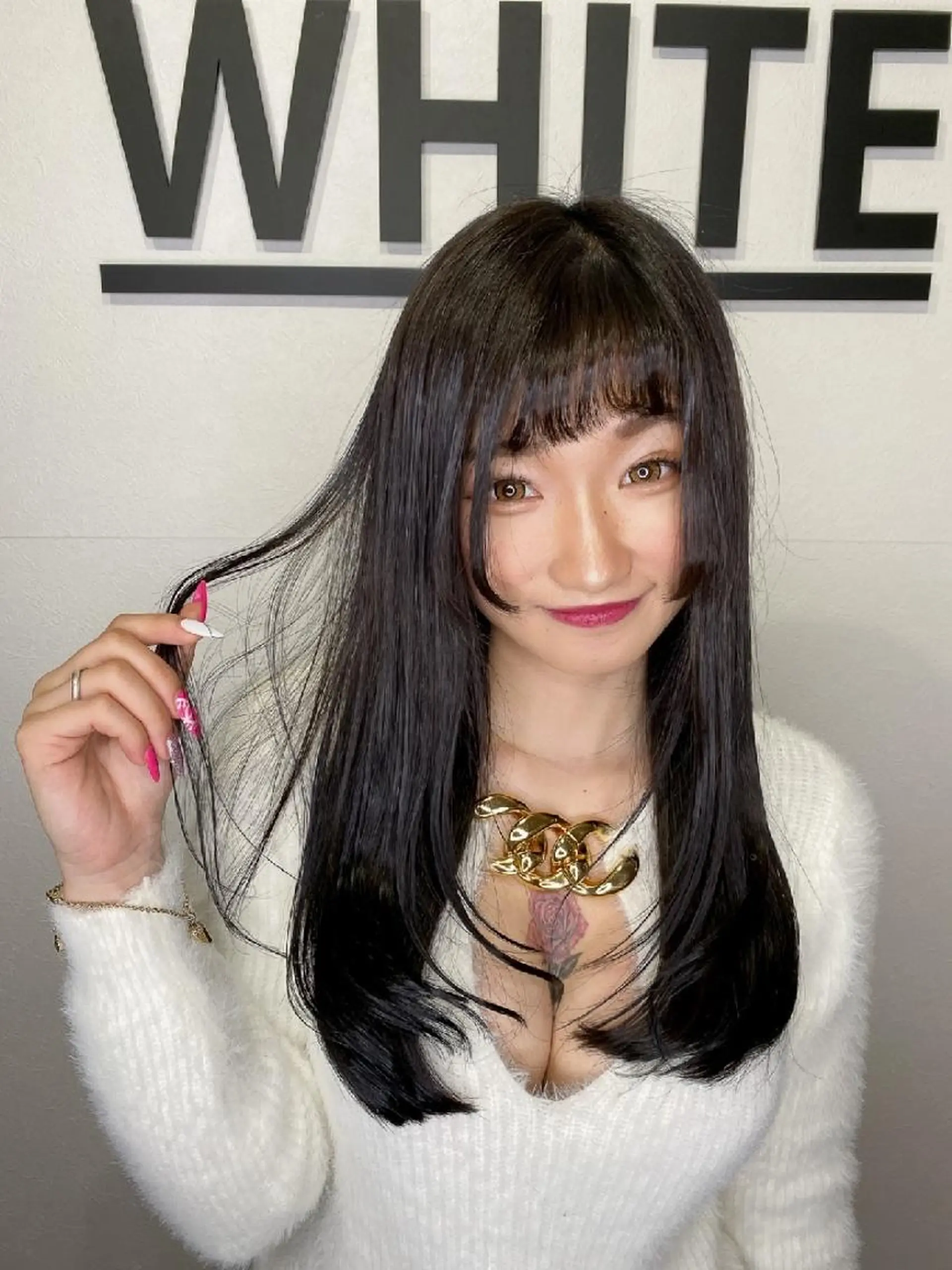 セミロング カラー パーマ ノミネーション大宮所属・TOSHIKI/ ハイトーン/髪質改善のヘアスタイル